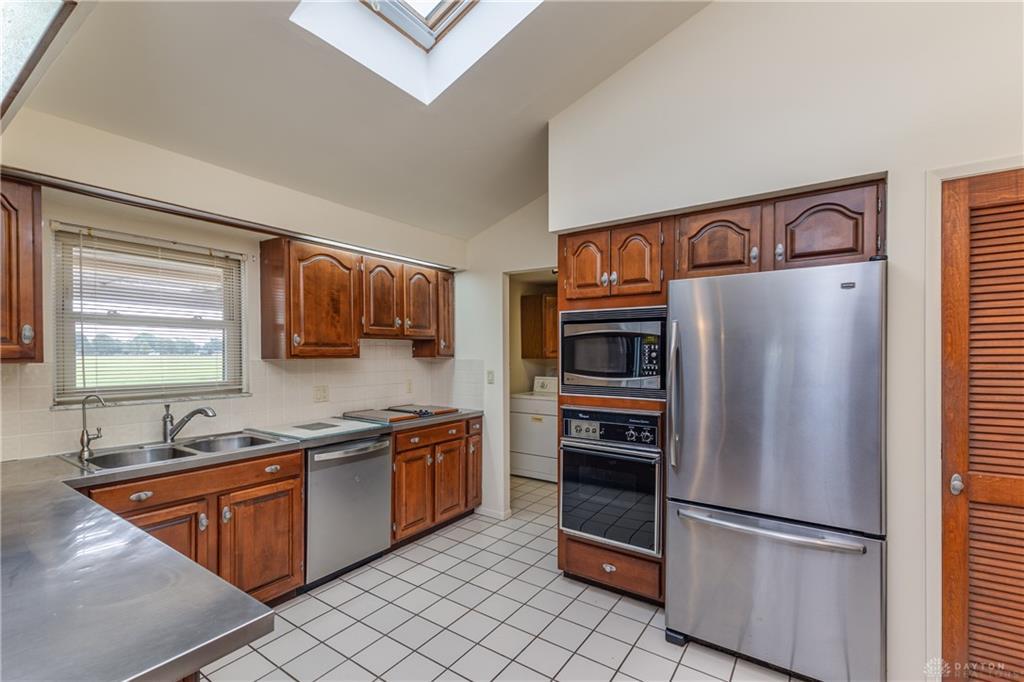 6065 Country Estates Drive, Tipp City, Ohio 45371