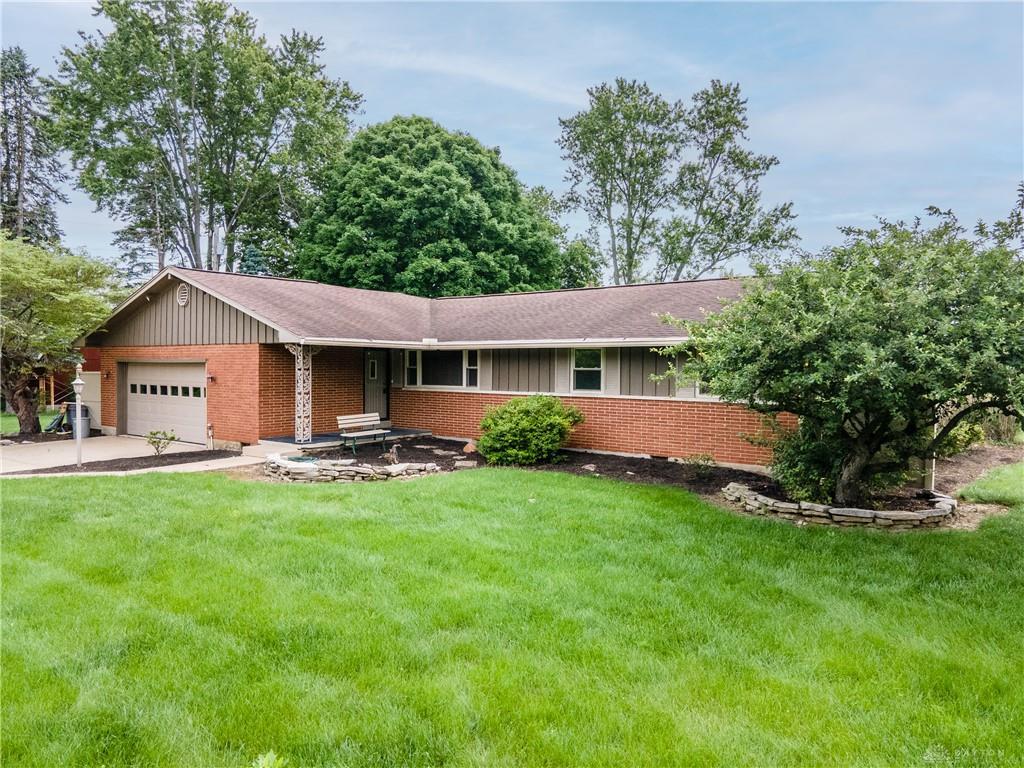 6065 Country Estates Drive, Tipp City, Ohio 45371