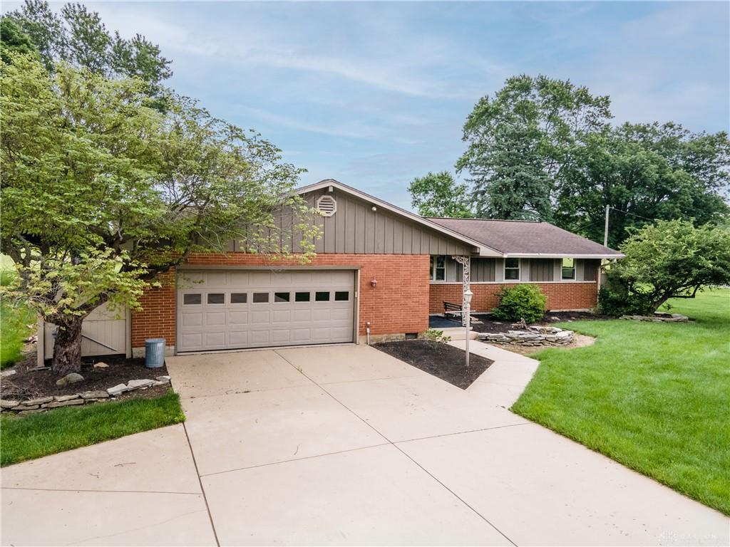 6065 Country Estates Drive, Tipp City, Ohio 45371