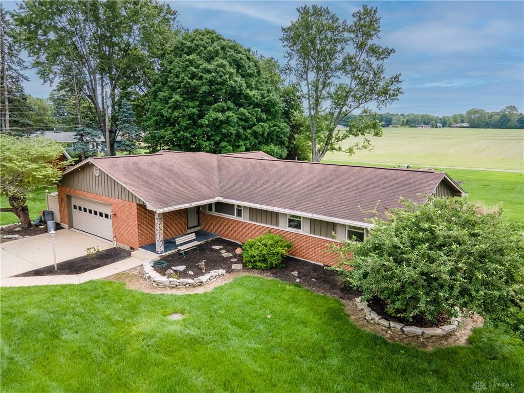 6065 Country Estates Drive, Tipp City, Ohio 45371