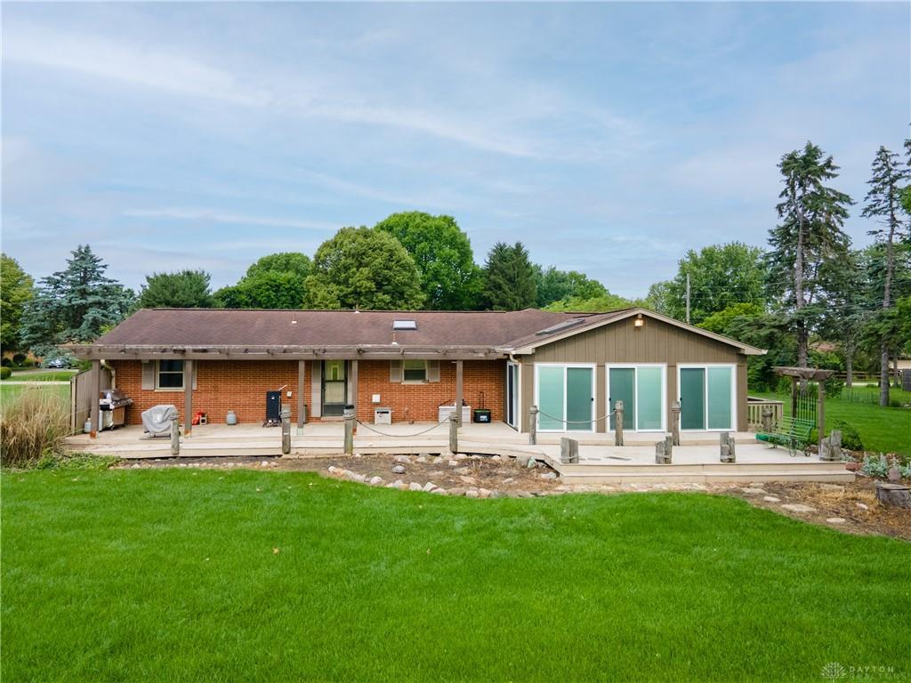 6065 Country Estates Drive, Tipp City, Ohio 45371
