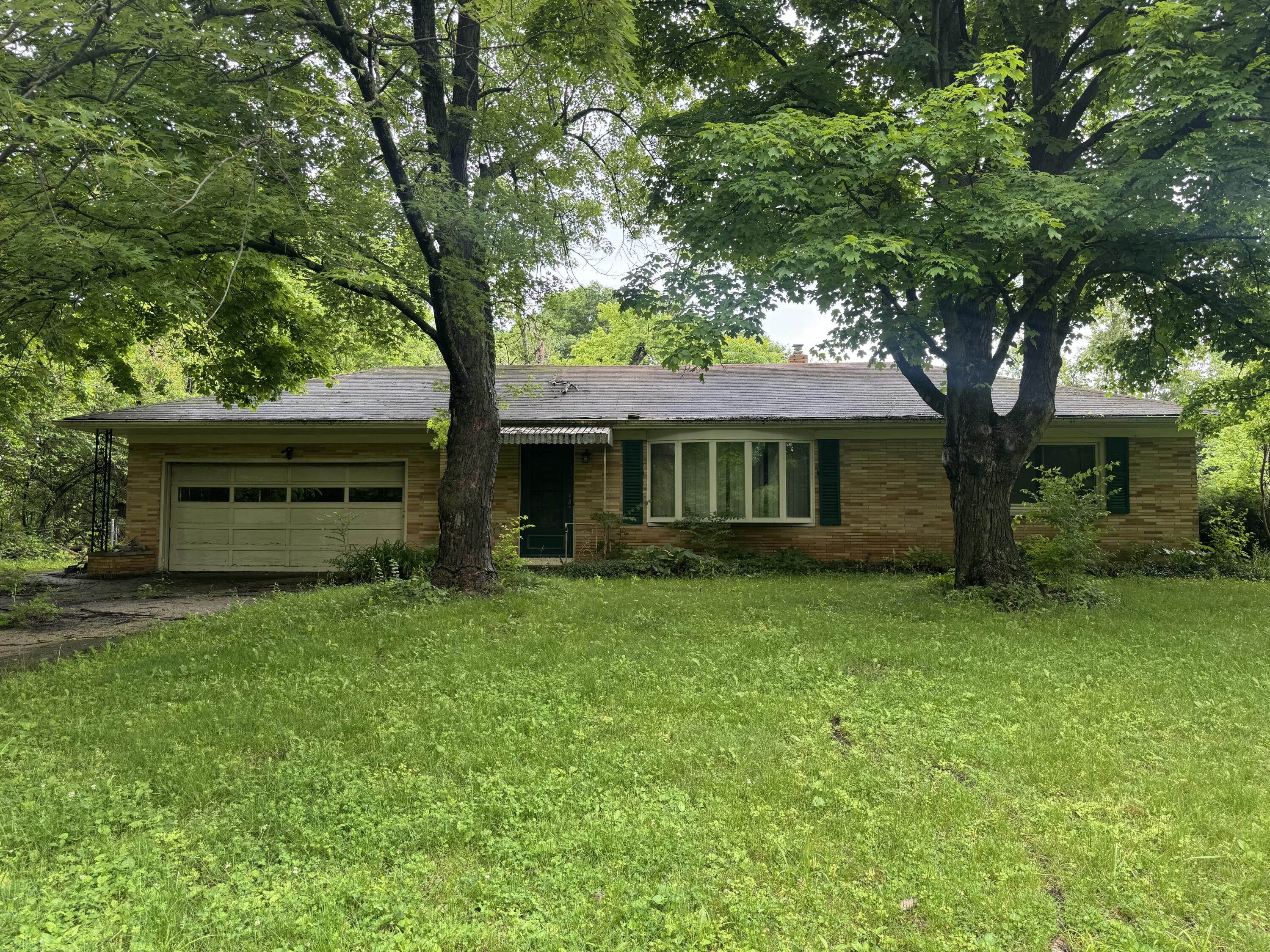 254 Oakridge Drive, Springfield, Ohio 45504