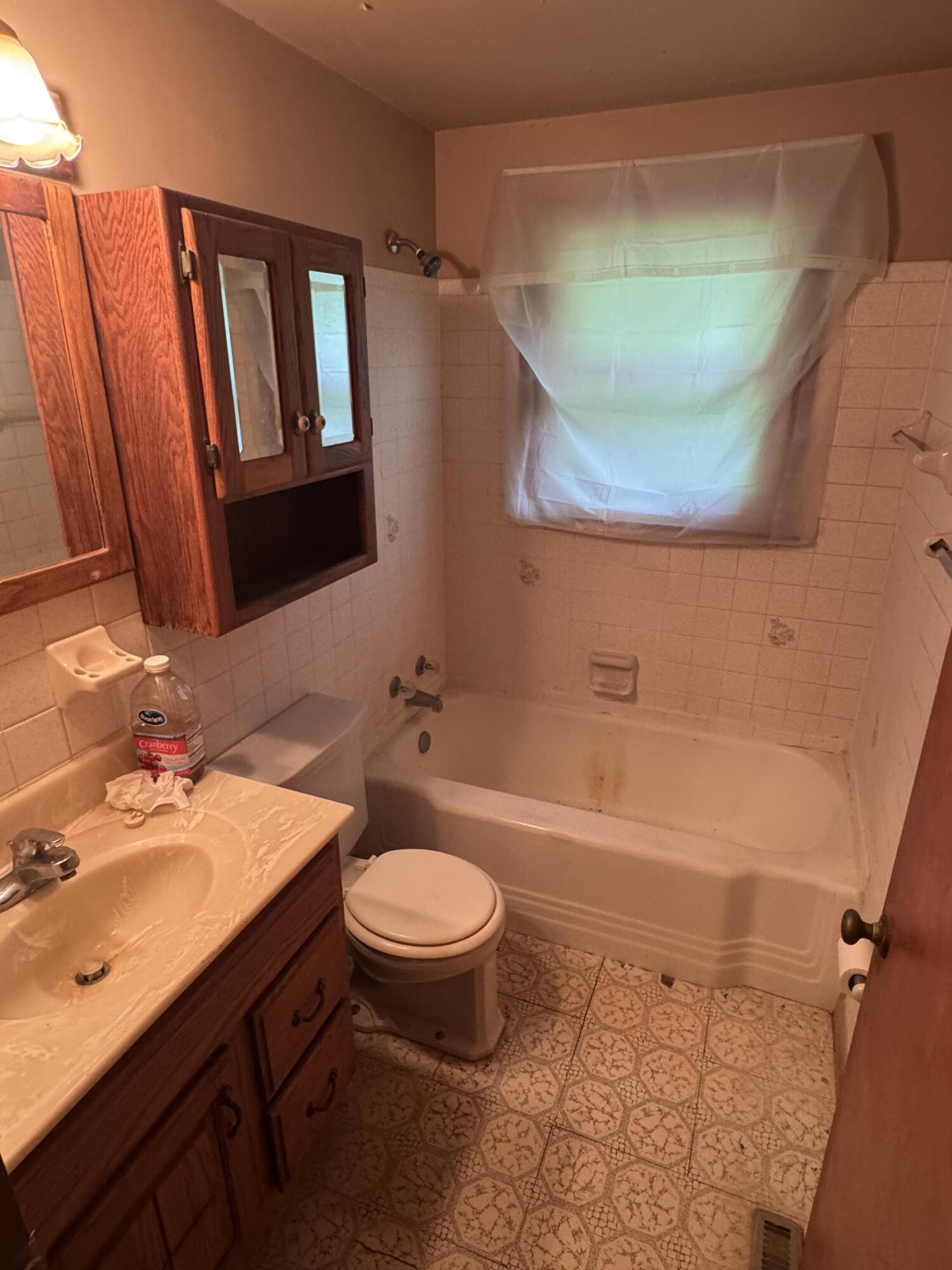 254 Oakridge Drive, Springfield, Ohio 45504