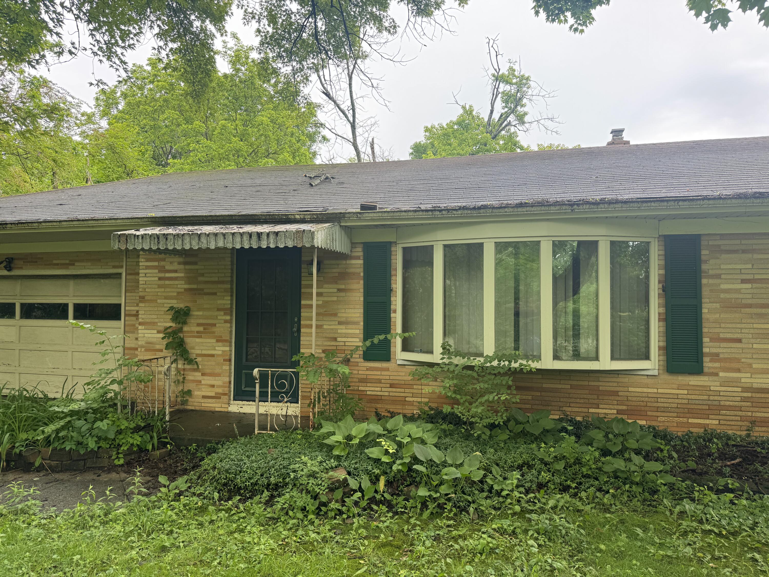 254 Oakridge Drive, Springfield, Ohio 45504