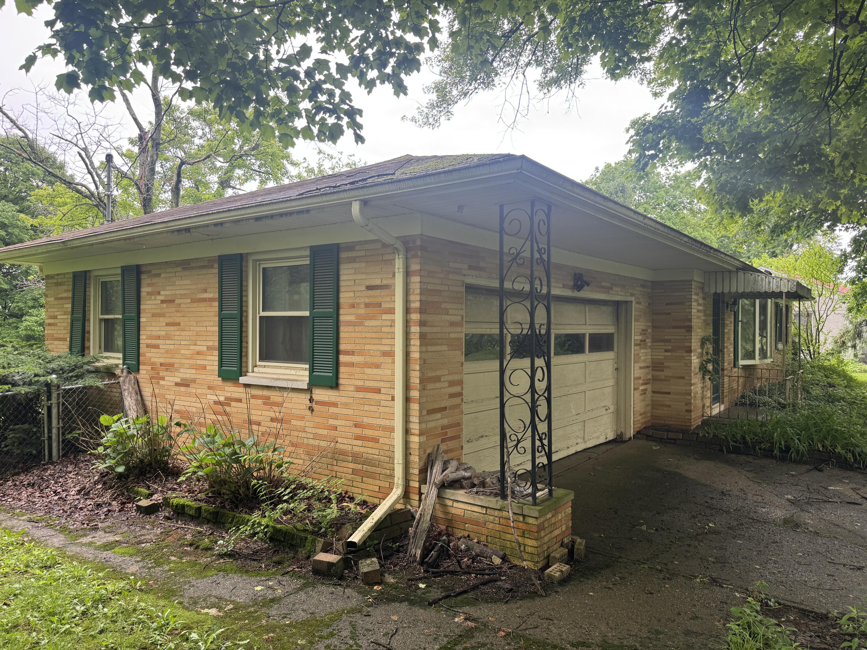 254 Oakridge Drive, Springfield, Ohio 45504