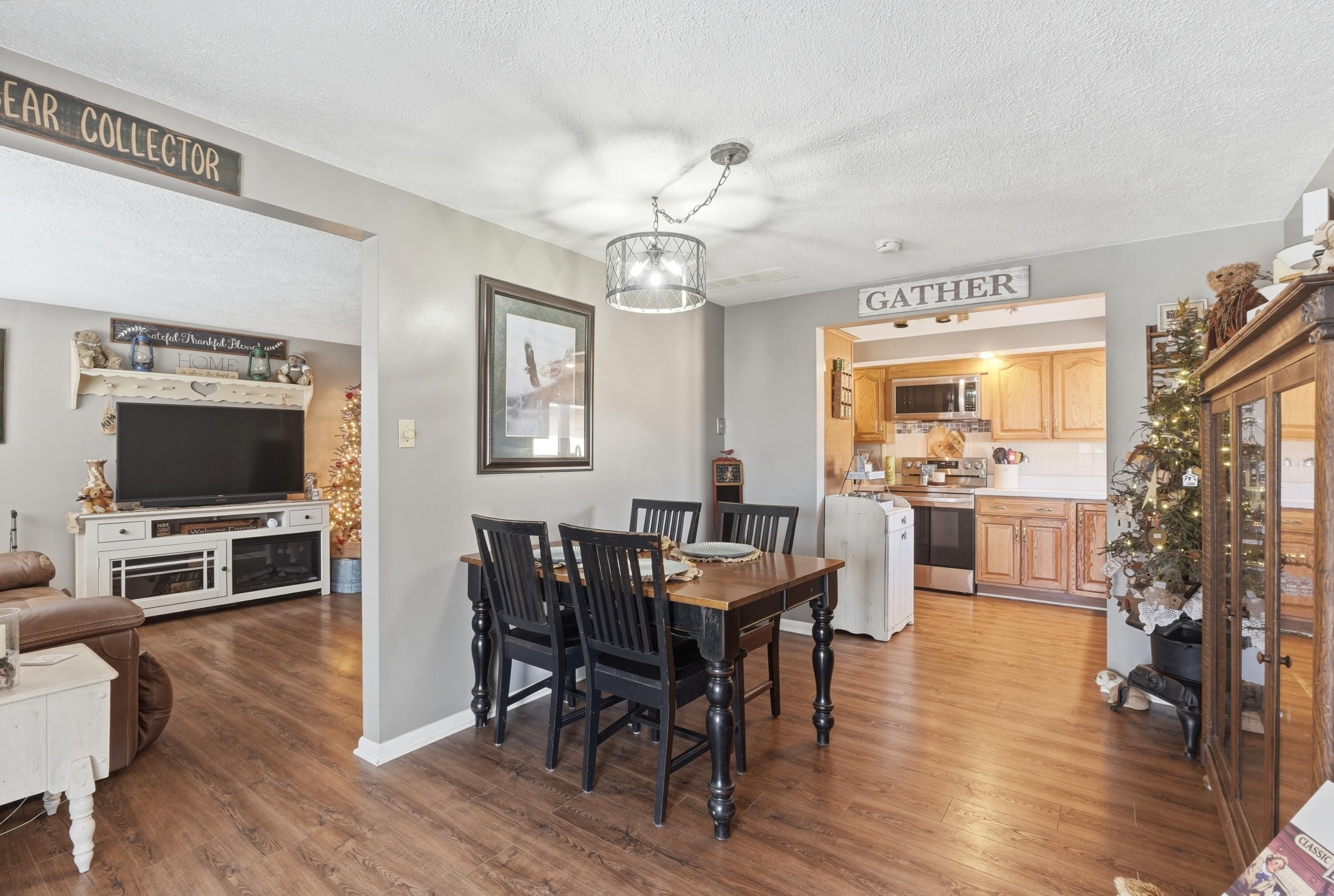 1408 Mapleridge Drive, Fairborn, Ohio 45324