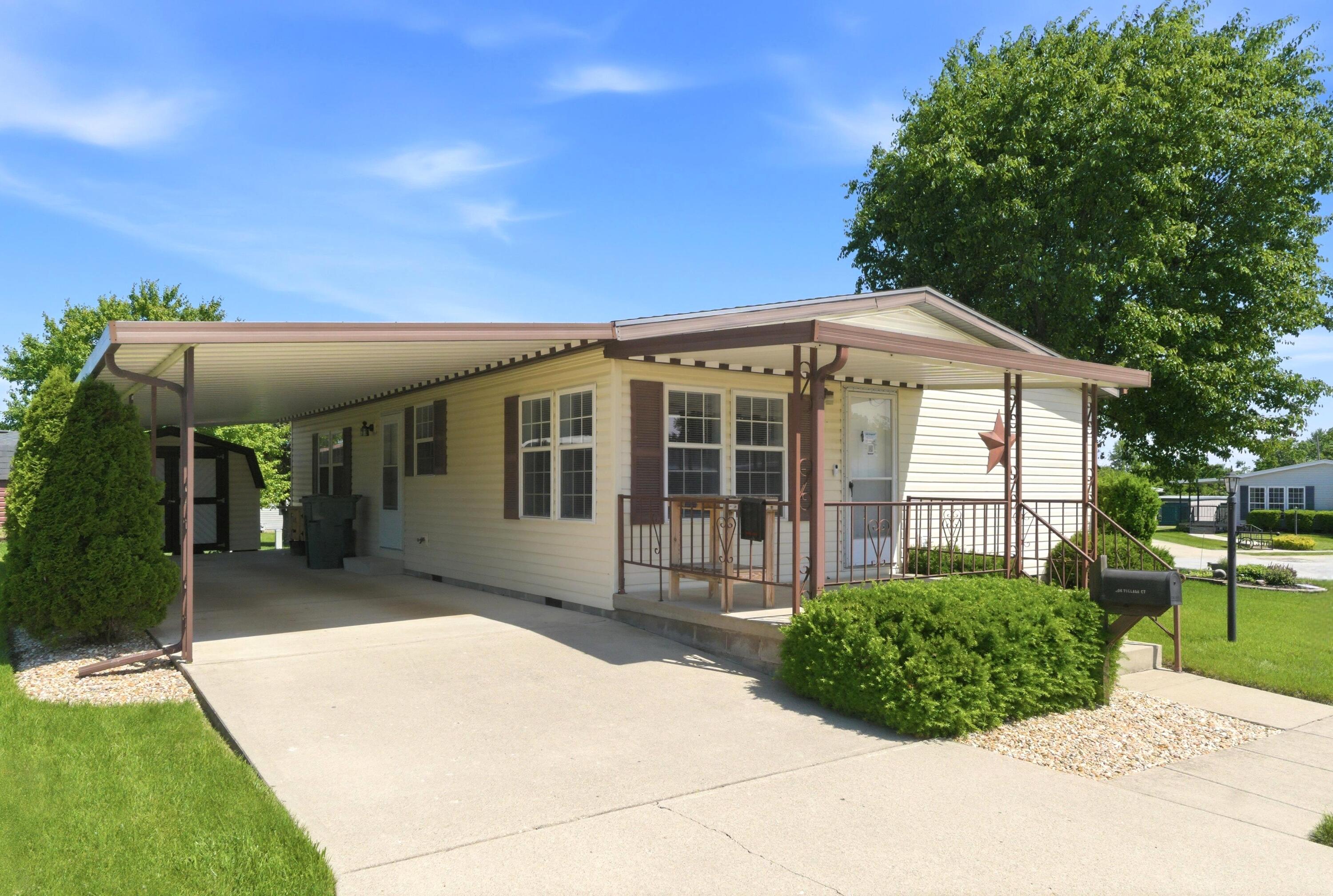 306 Village Court, Fairborn, Ohio 45324