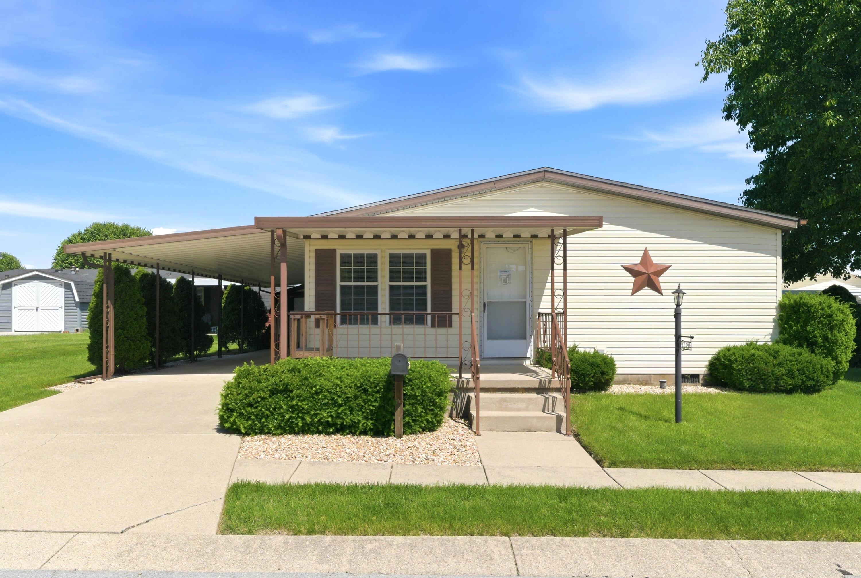 306 Village Court, Fairborn, Ohio 45324