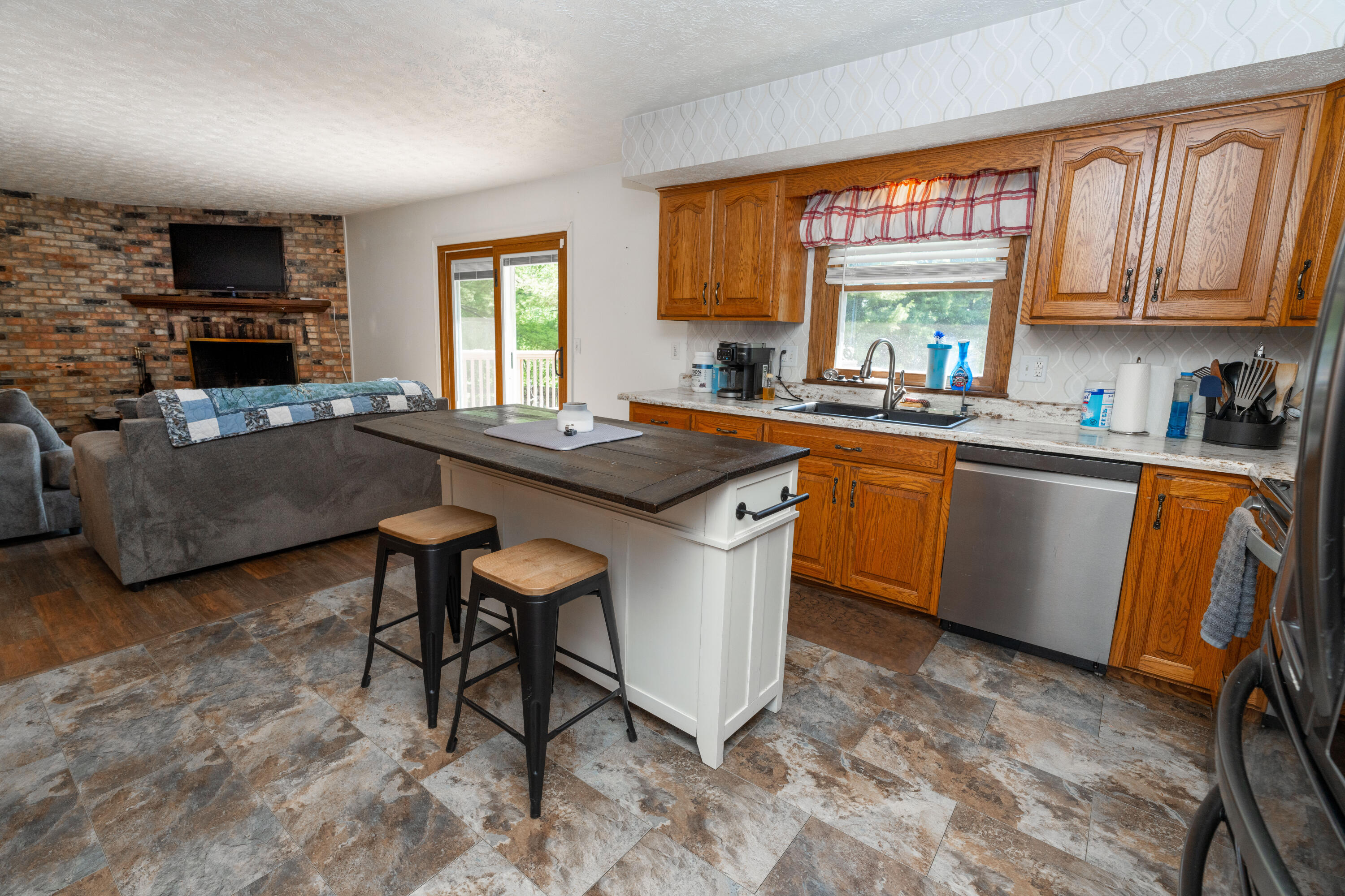 6126 Knollwood Road, Springfield, Ohio 45502