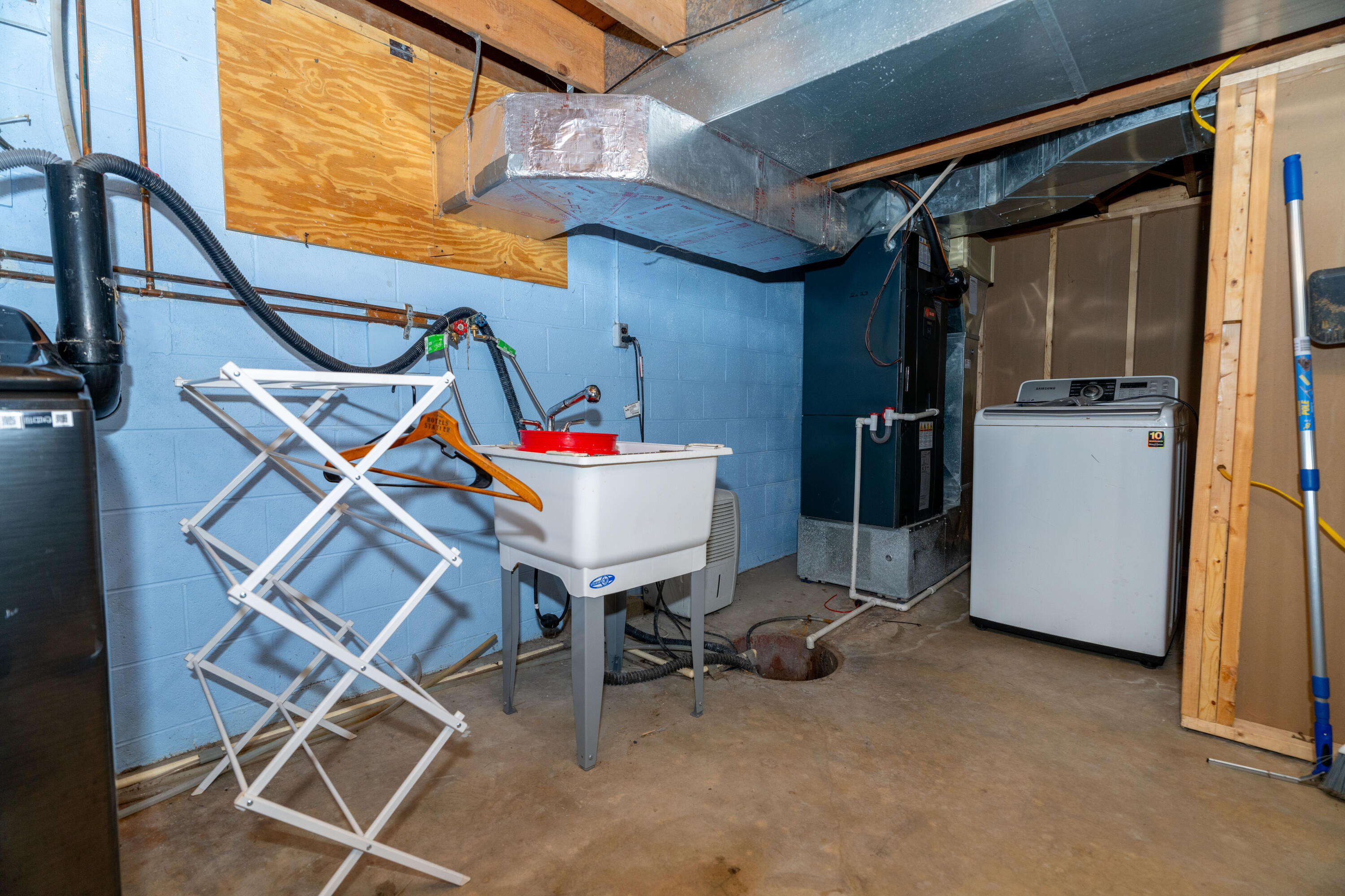 6126 Knollwood Road, Springfield, Ohio 45502