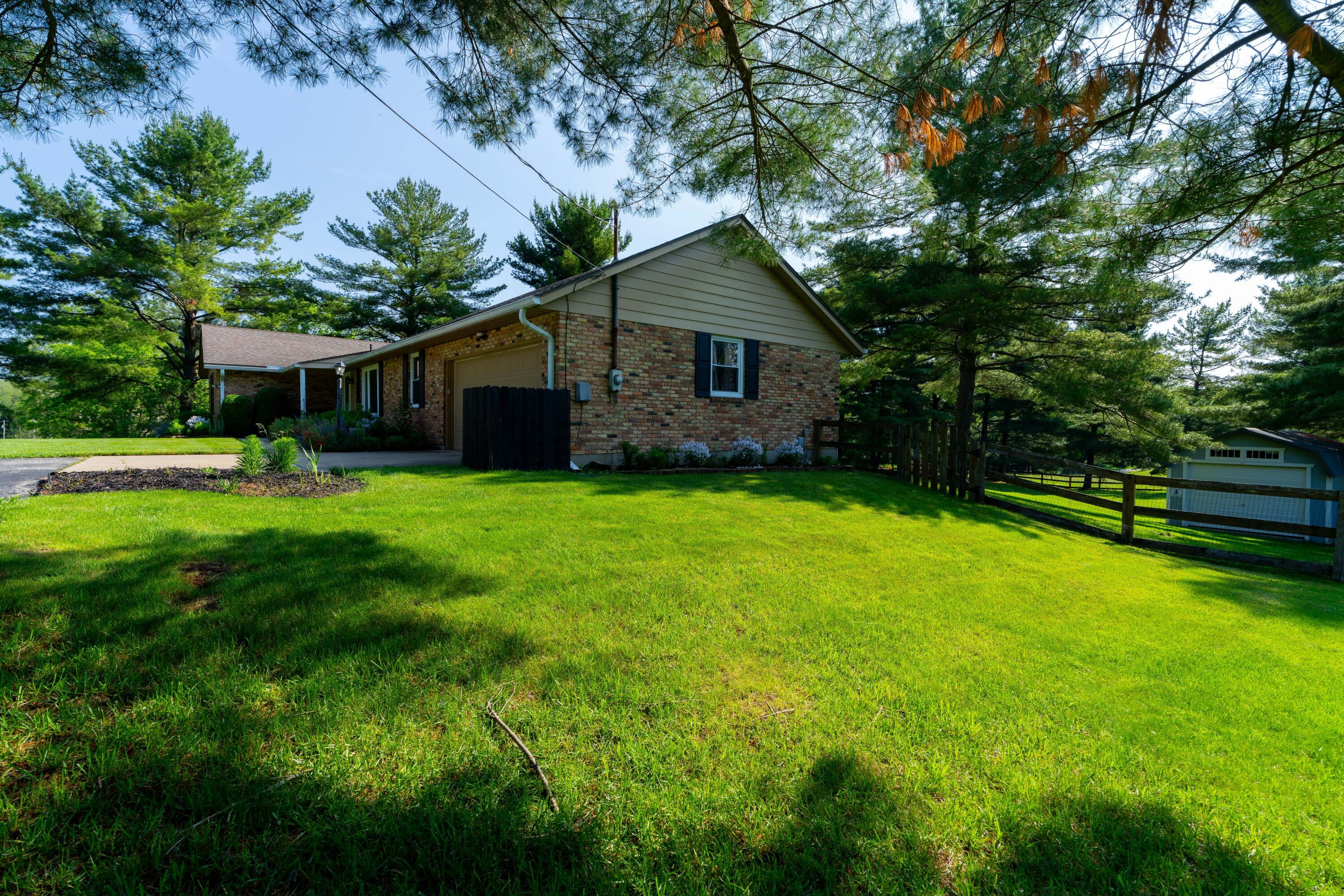6126 Knollwood Road, Springfield, Ohio 45502