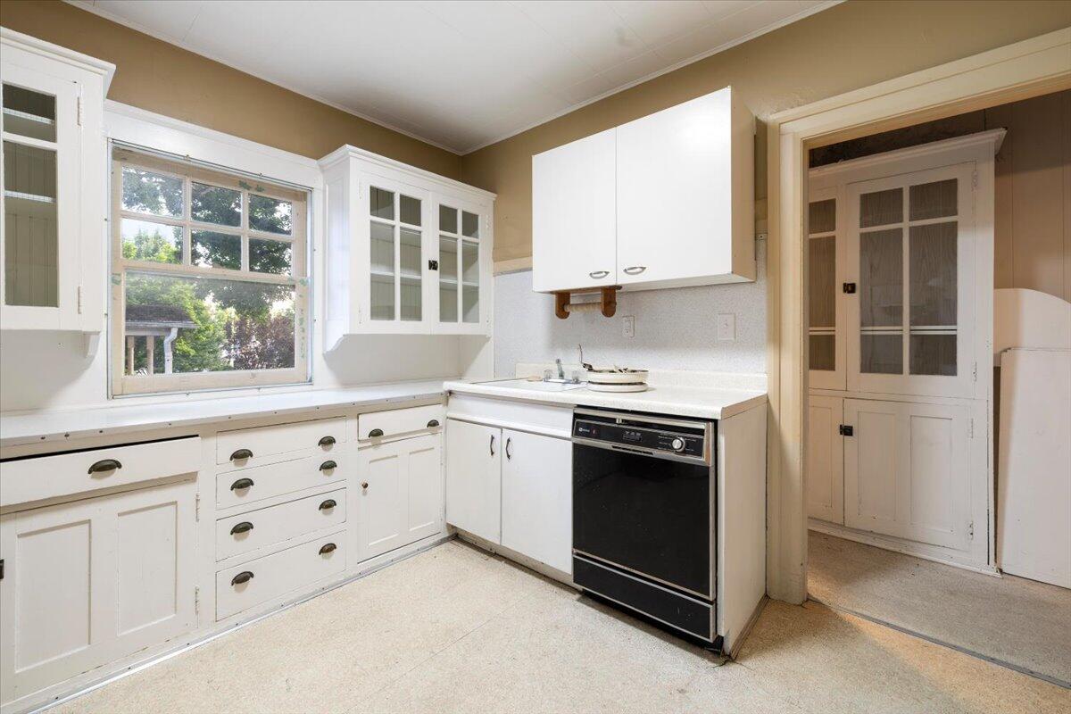 218 Forrest Avenue, Springfield, Ohio 45505