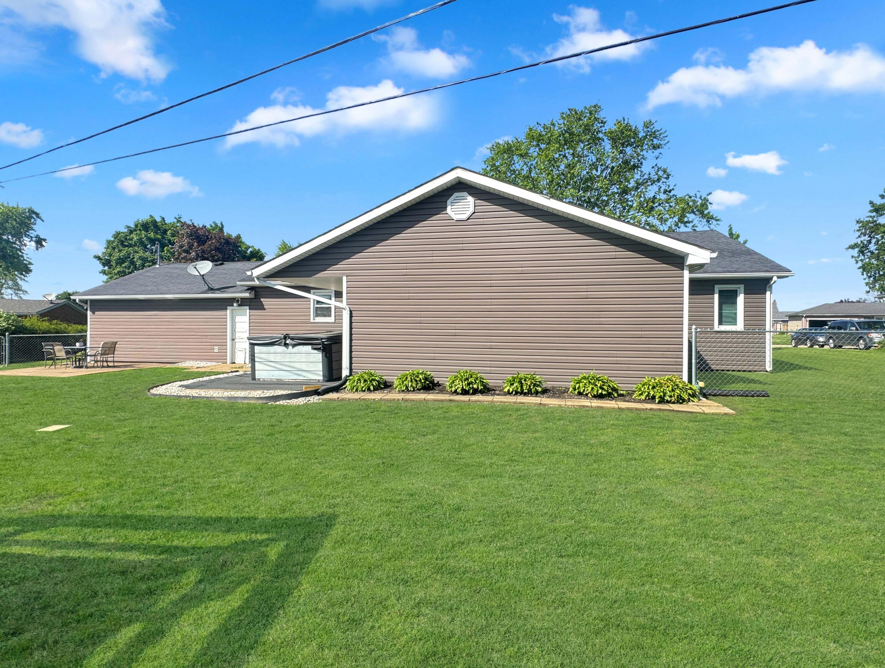 1552 Grimes Circle, Urbana, Ohio 43078