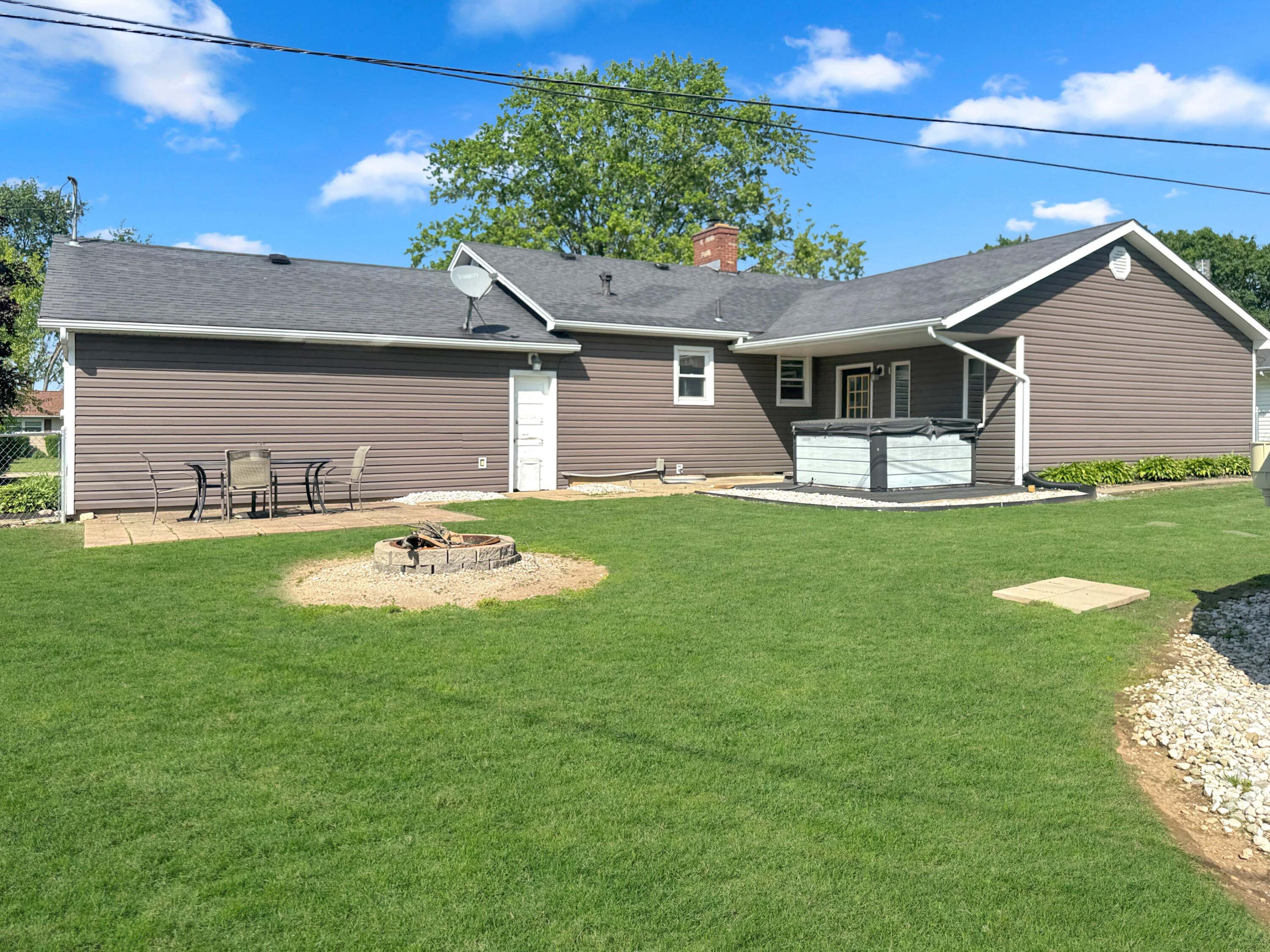 1552 Grimes Circle, Urbana, Ohio 43078