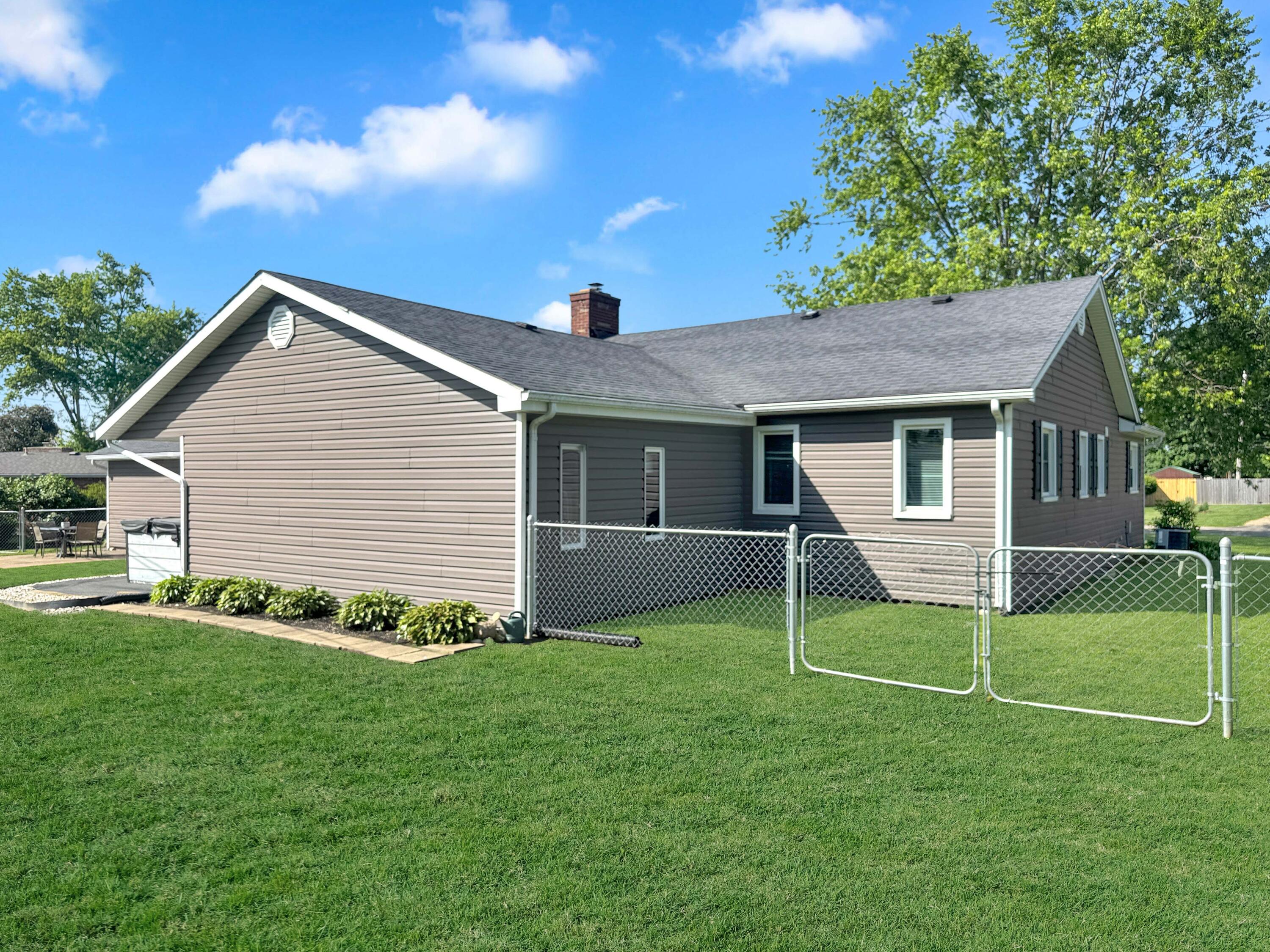 1552 Grimes Circle, Urbana, Ohio 43078