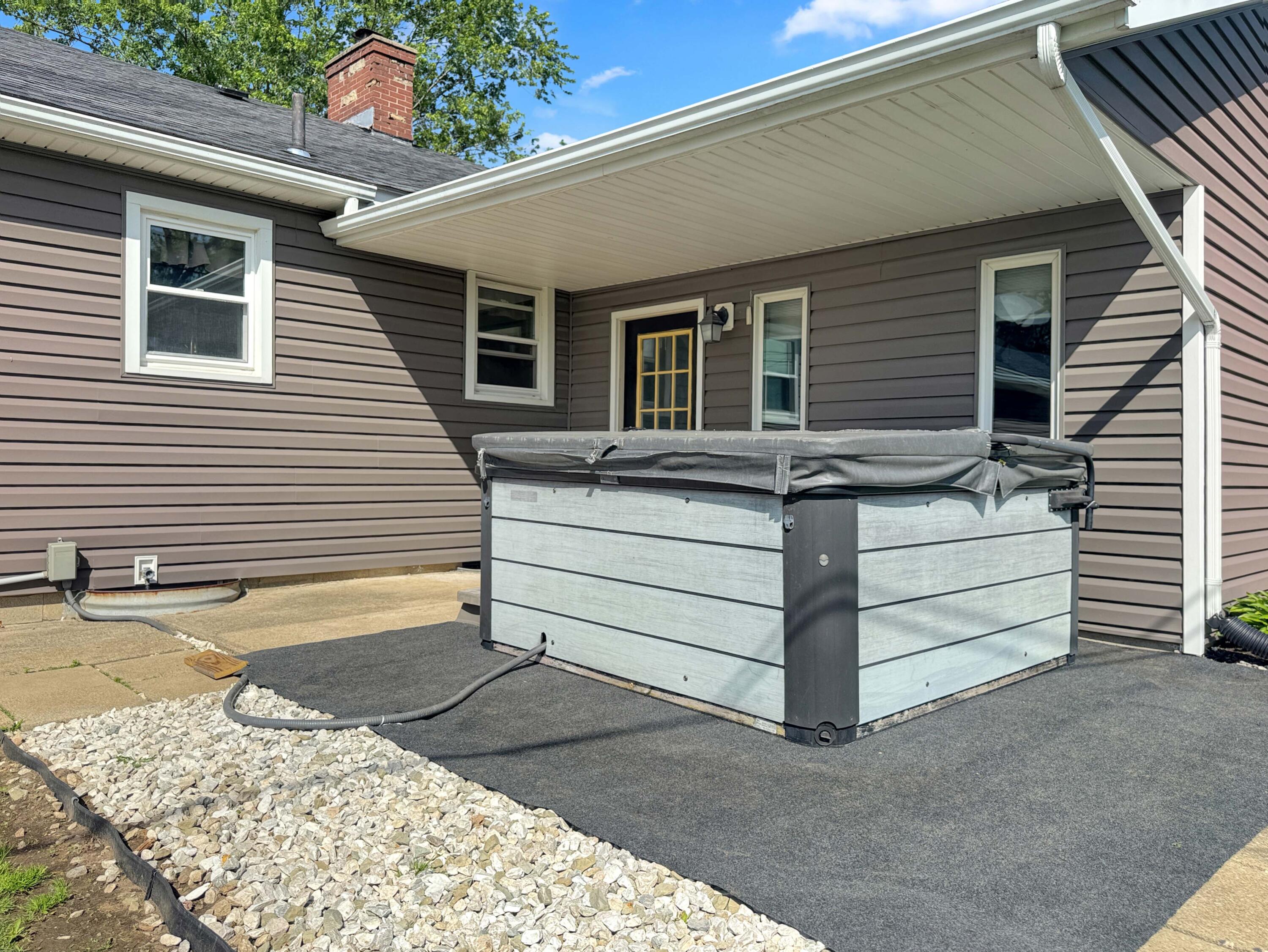 1552 Grimes Circle, Urbana, Ohio 43078