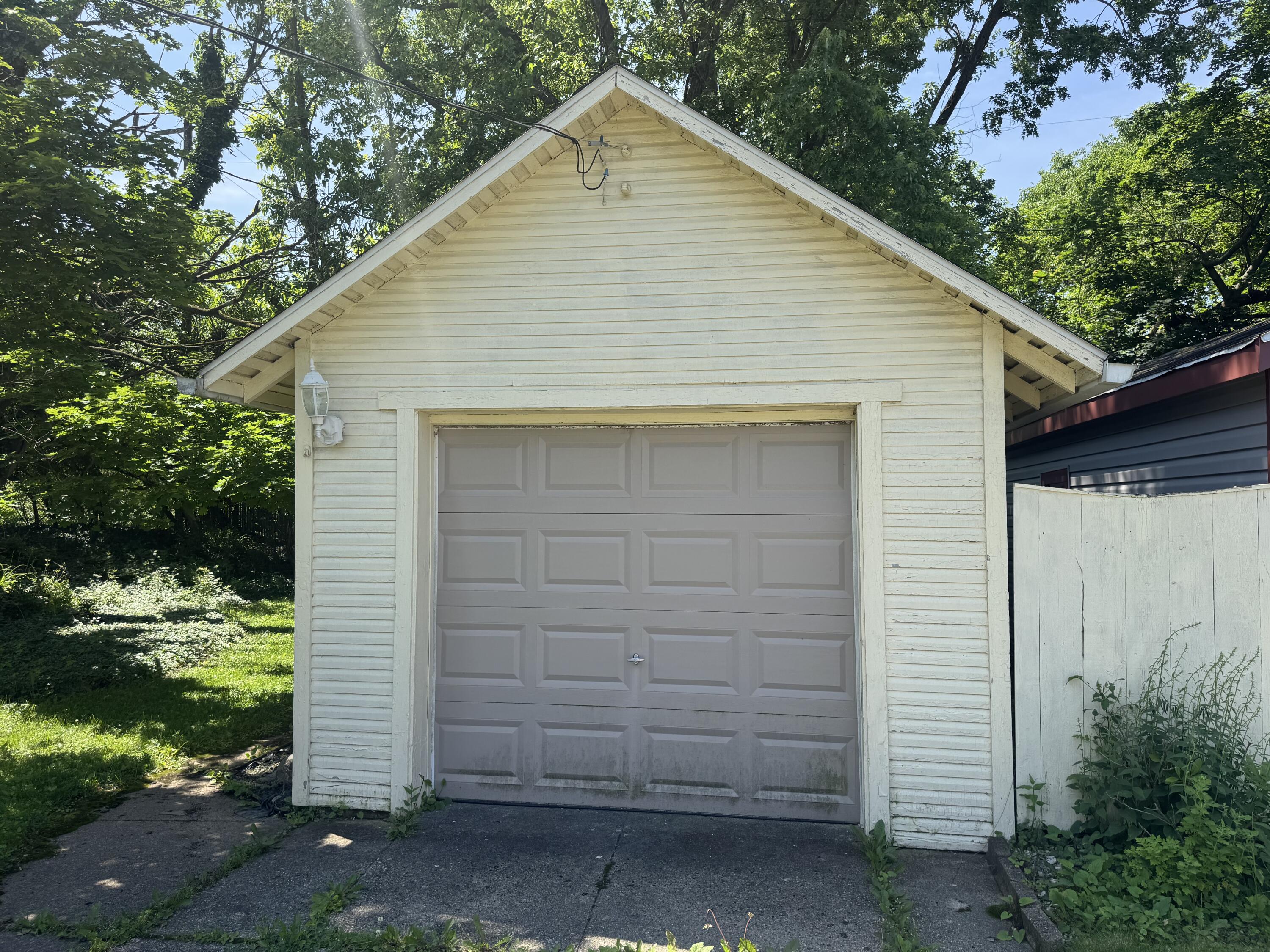 375 Ridge Road, Springfield, Ohio 45503
