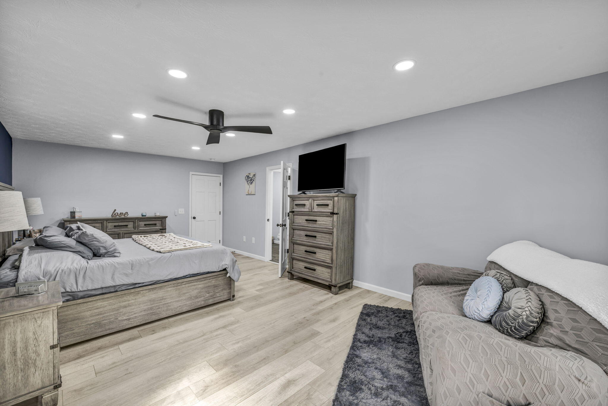 141 Camelot Drive, Urbana, Ohio 43078