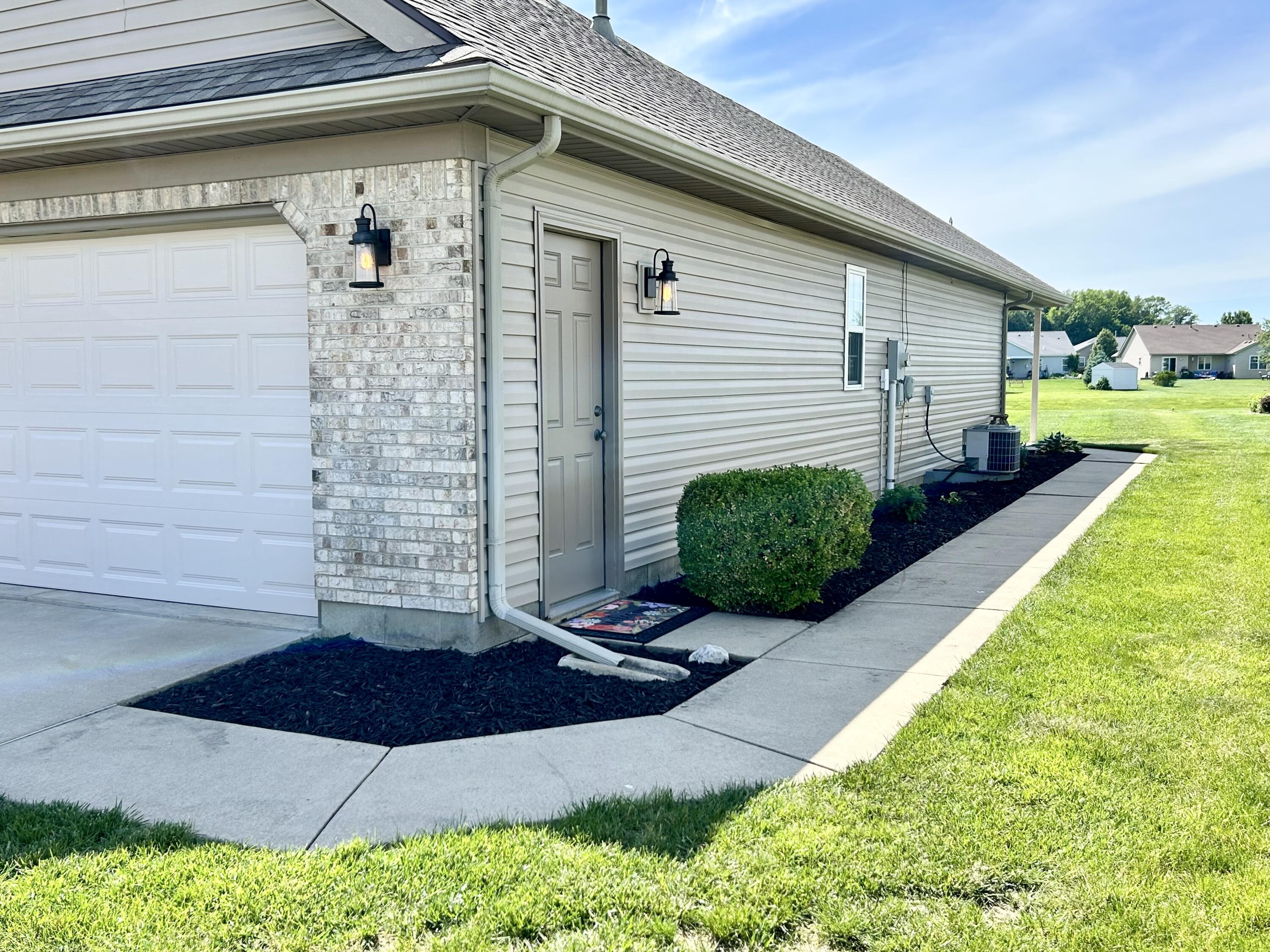 808 Lambert Drive, Piqua, Ohio 45356