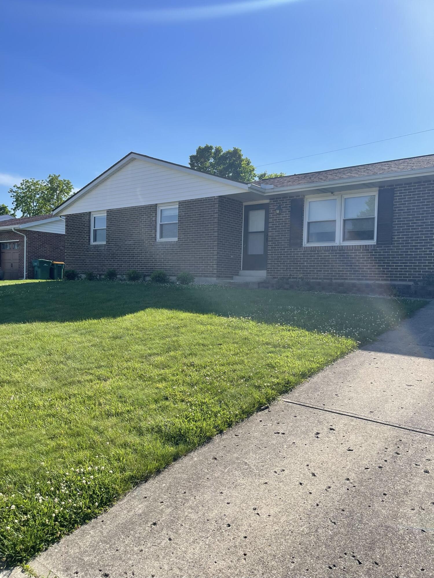 5427 Richmoor Road, Springfield, Ohio 45503