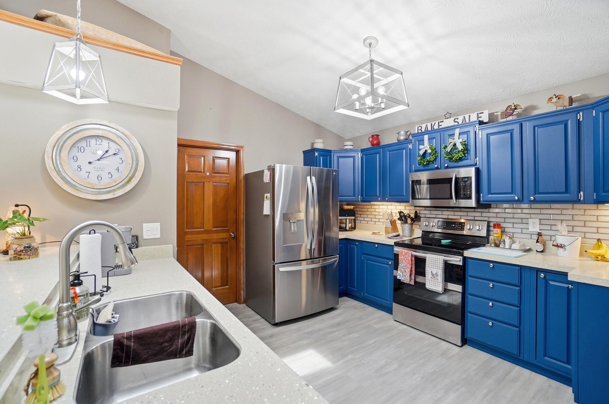 1912 Wedgewood Circle, Springfield, Ohio 45503