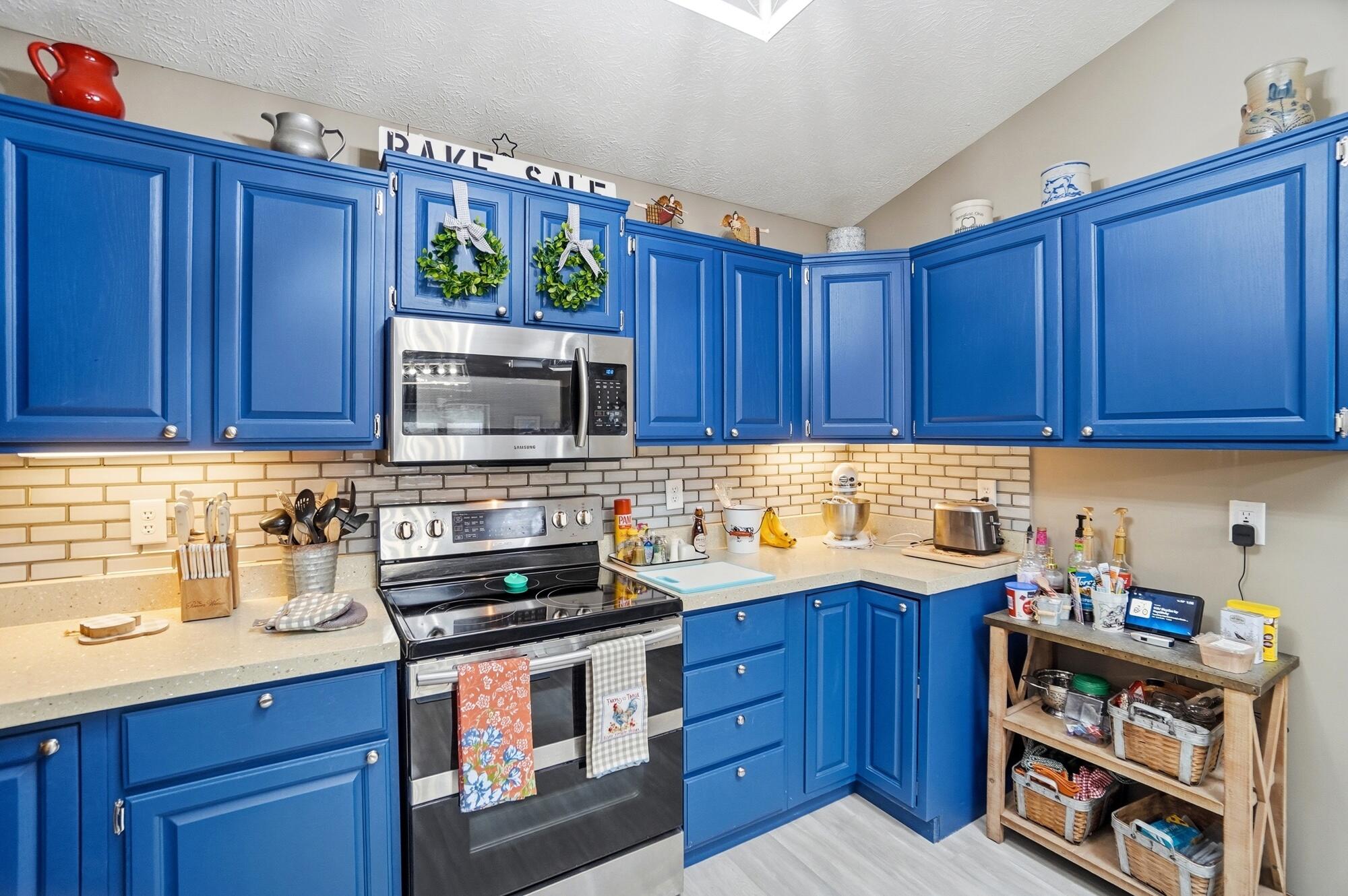 1912 Wedgewood Circle, Springfield, Ohio 45503