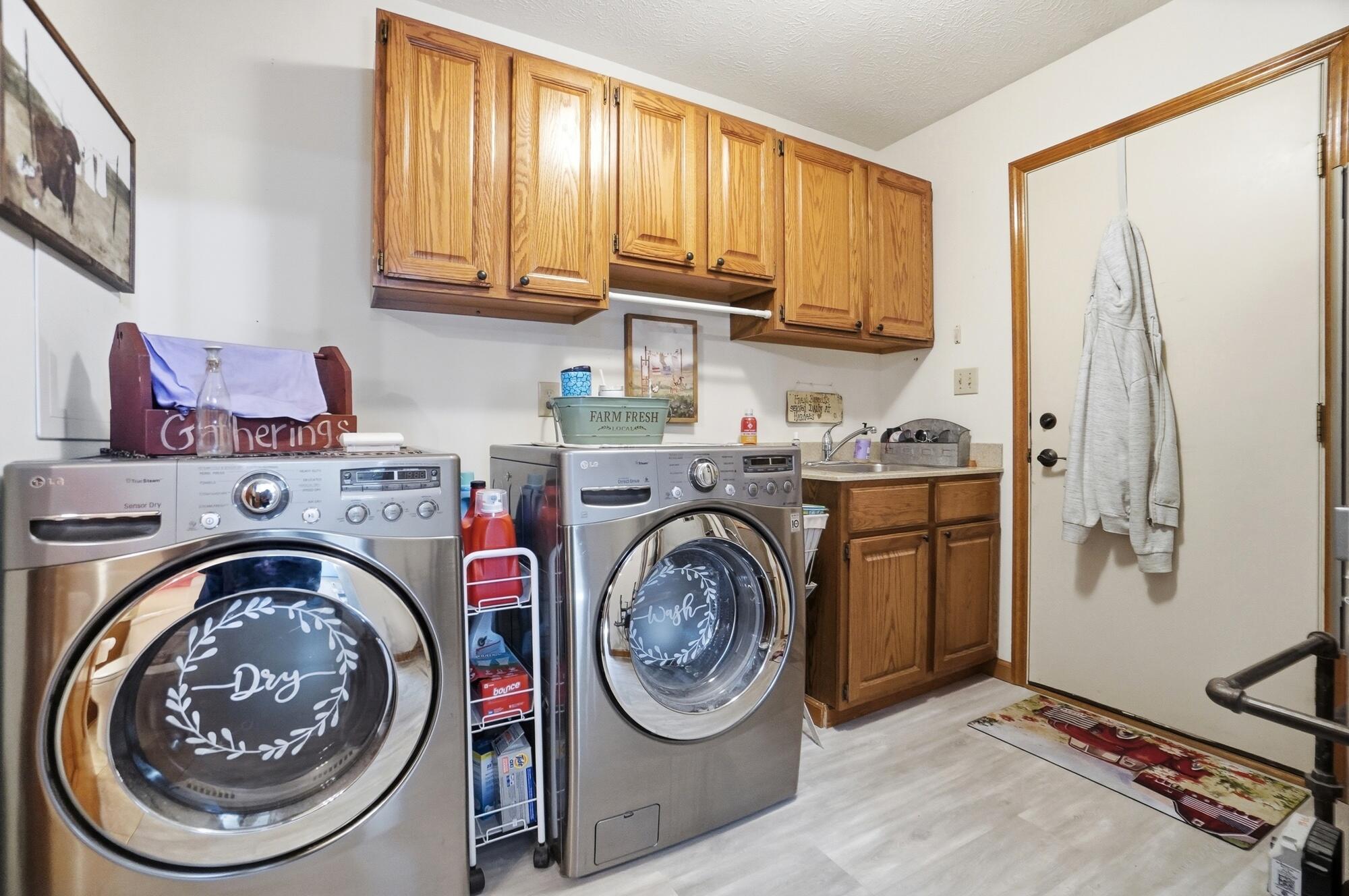 1912 Wedgewood Circle, Springfield, Ohio 45503