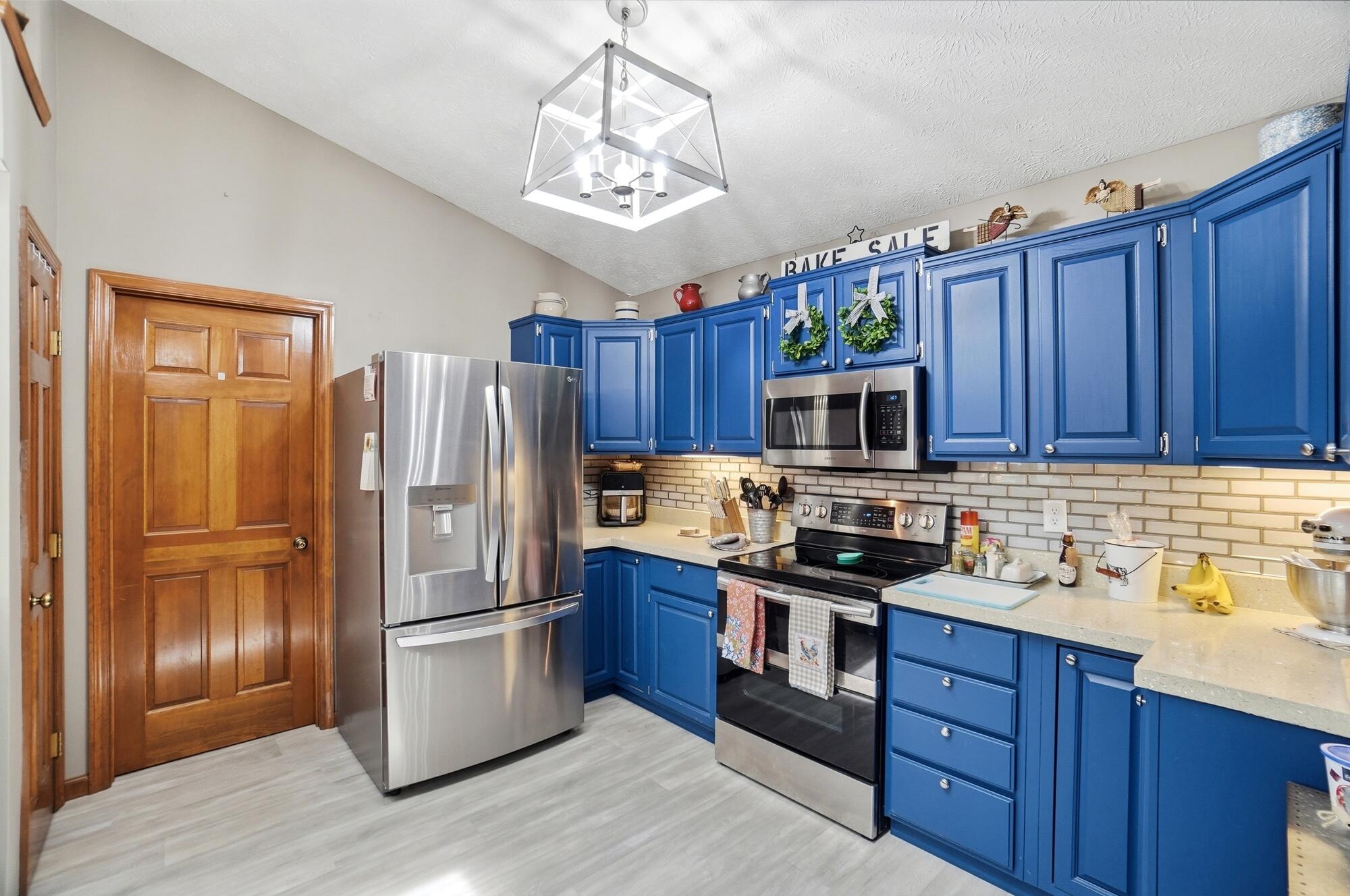 1912 Wedgewood Circle, Springfield, Ohio 45503
