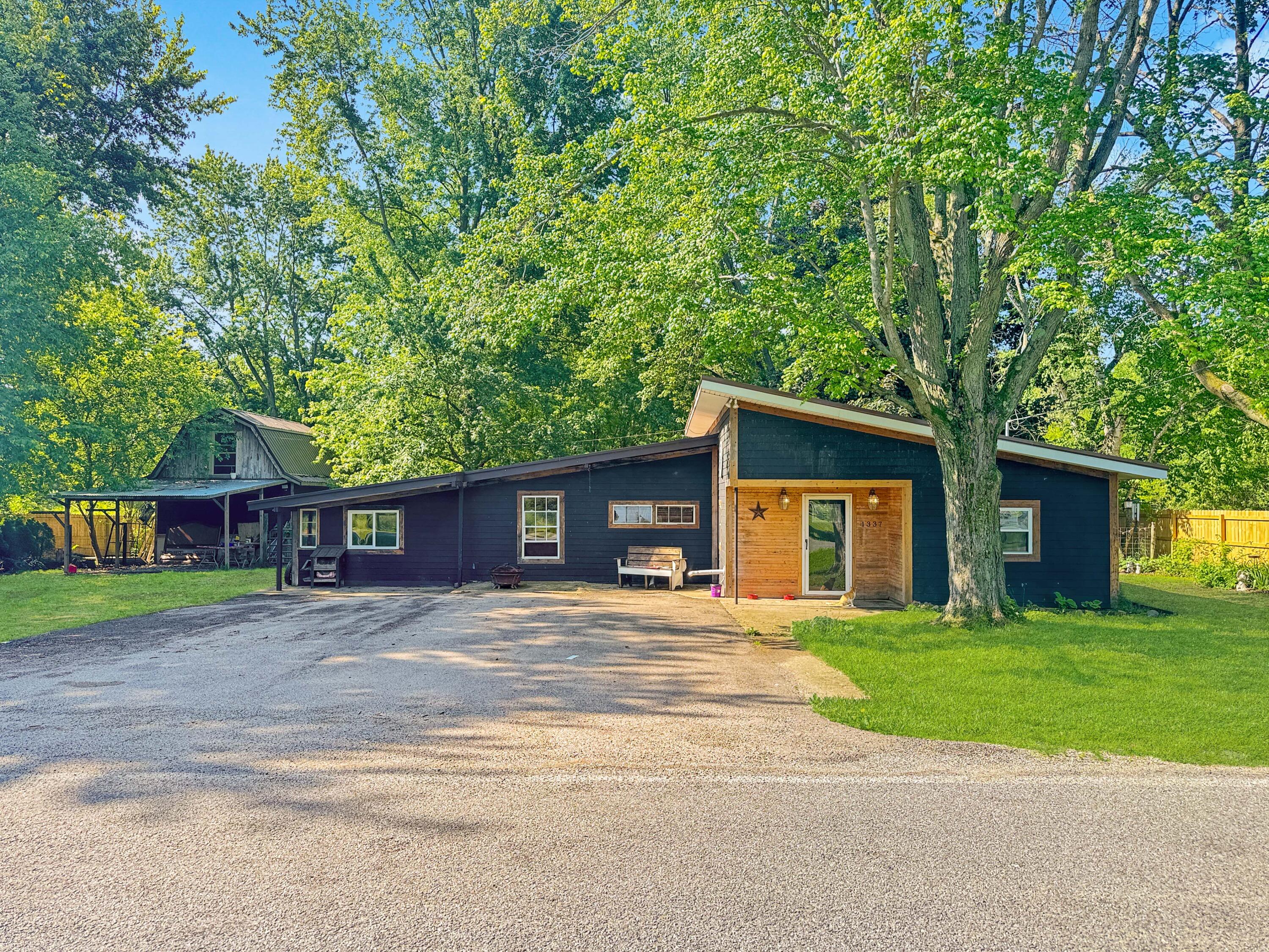 1337 Dallas Road, Urbana, Ohio 43078