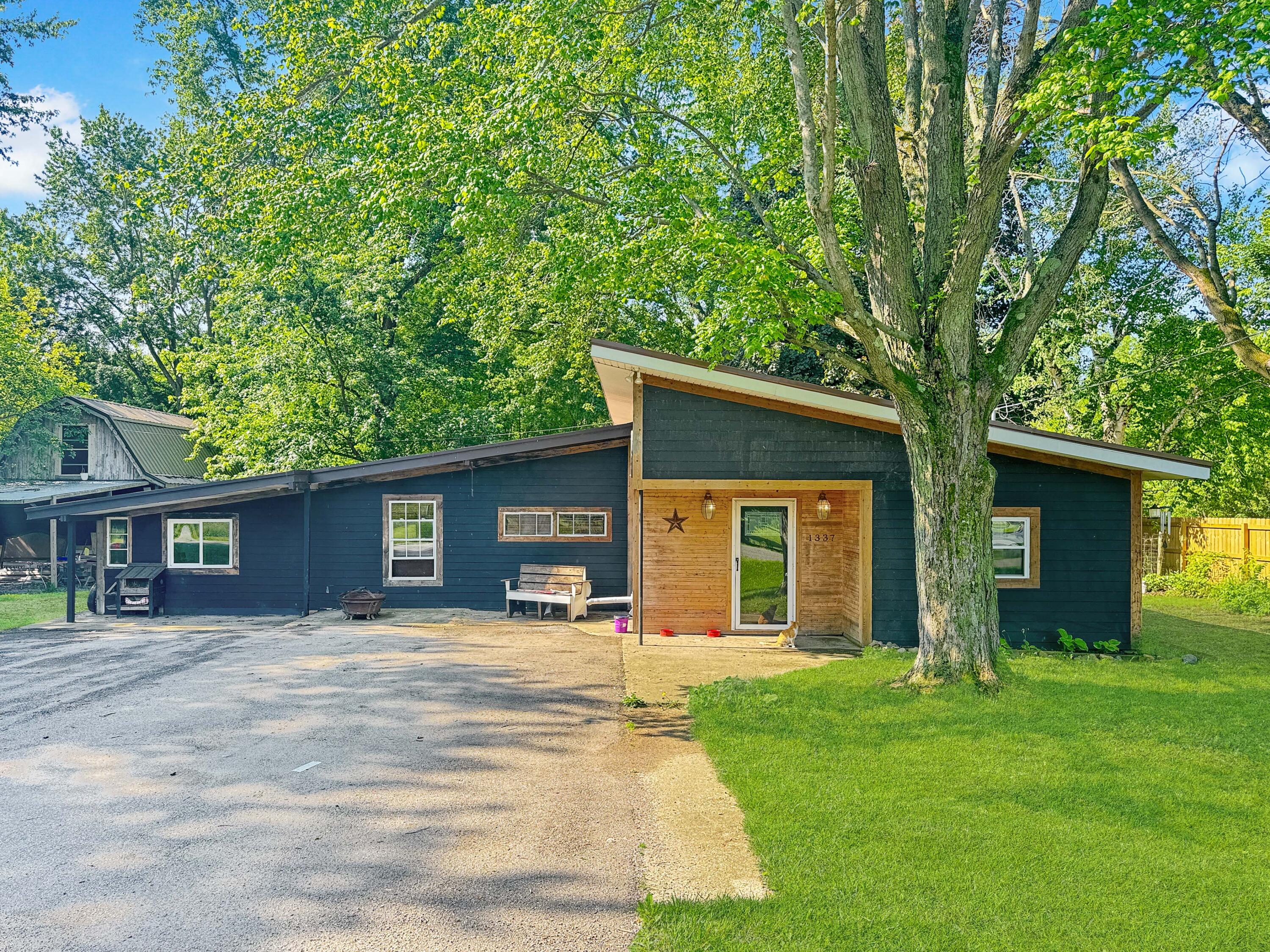 1337 Dallas Road, Urbana, Ohio 43078
