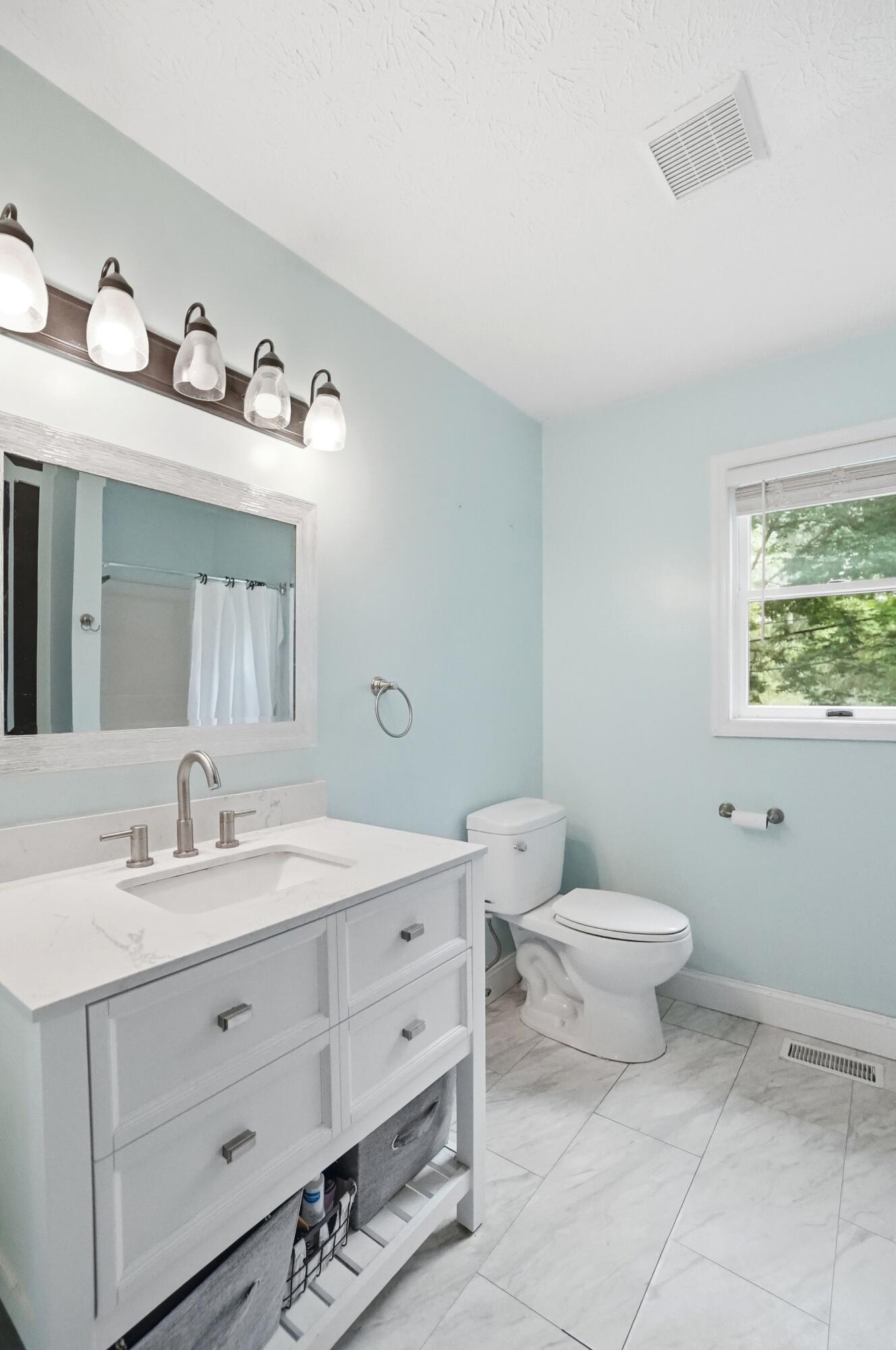 198 Downey Drive, Springfield, Ohio 45504