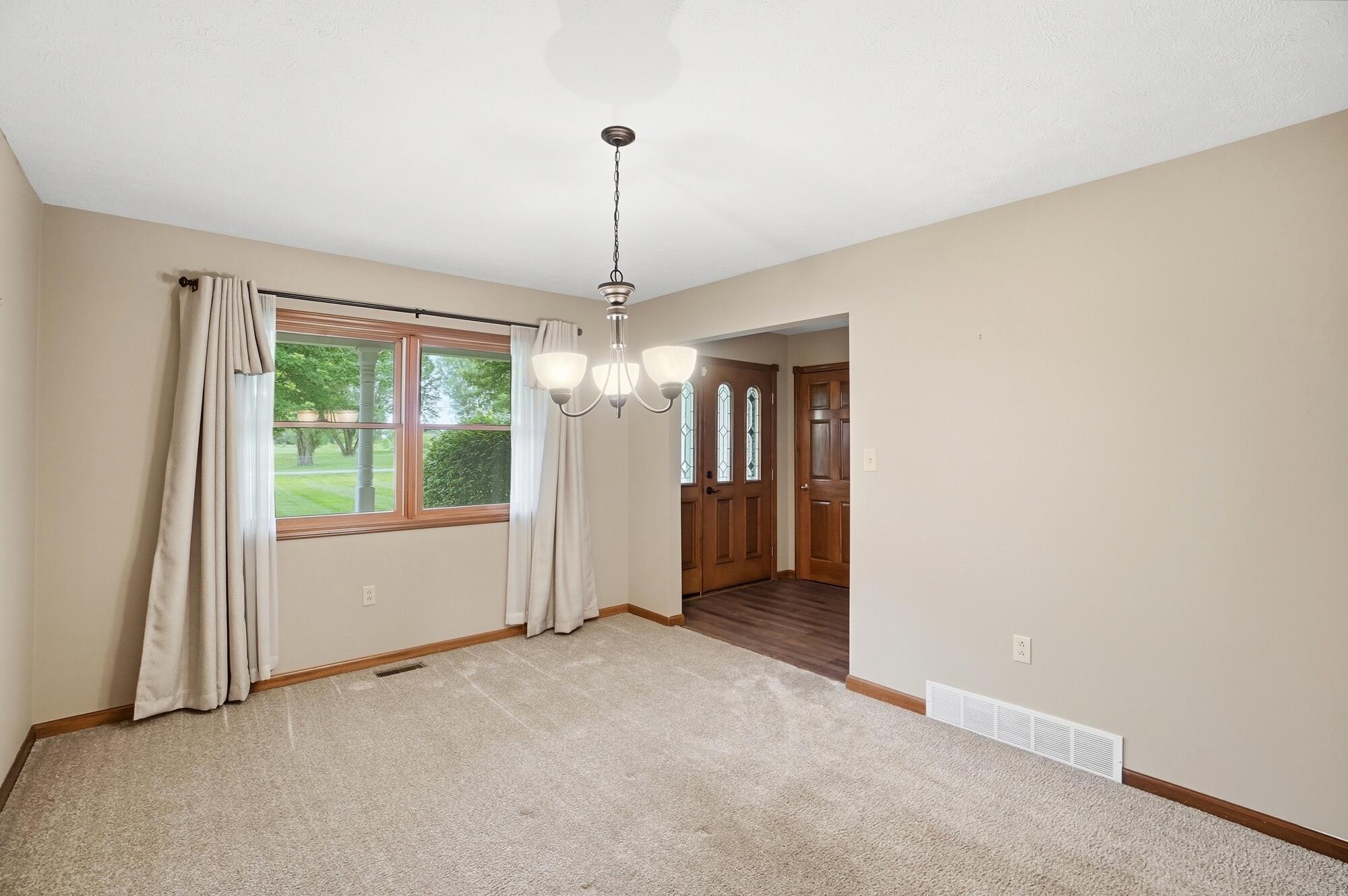1700 Sparrow Road, Springfield, Ohio 45502