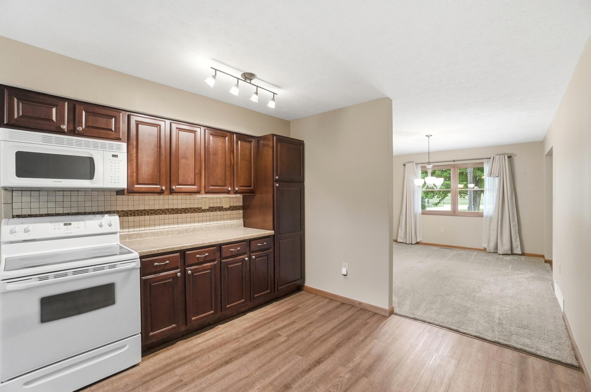 1700 Sparrow Road, Springfield, Ohio 45502