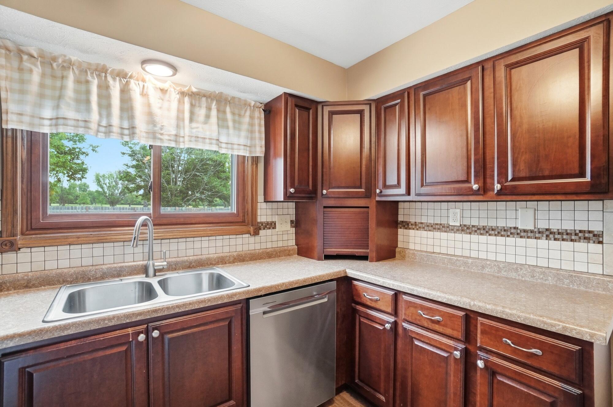 1700 Sparrow Road, Springfield, Ohio 45502