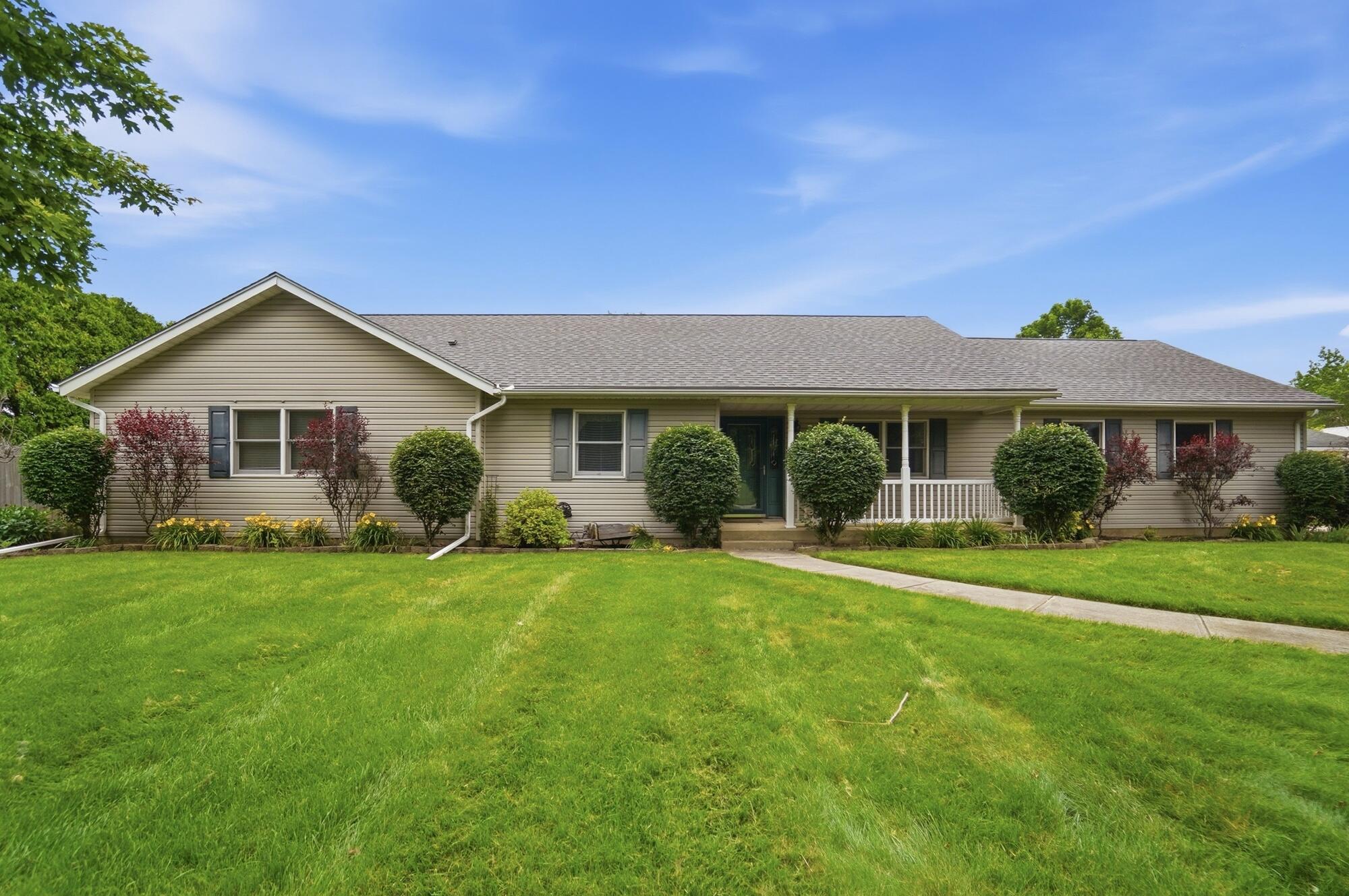 1700 Sparrow Road, Springfield, Ohio 45502