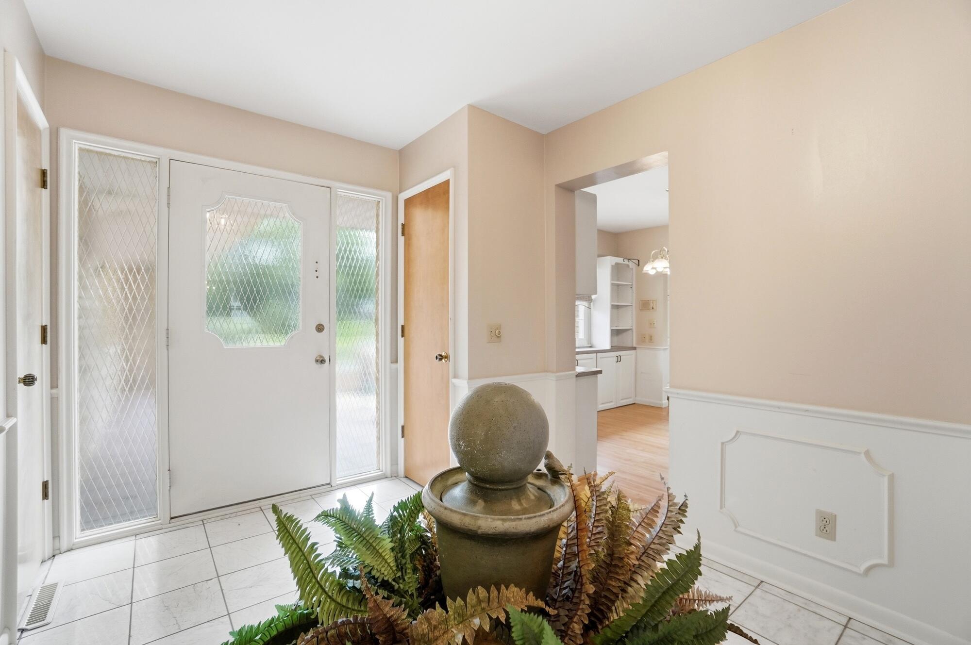 2323 Lilac Drive, Springfield, Ohio 45503