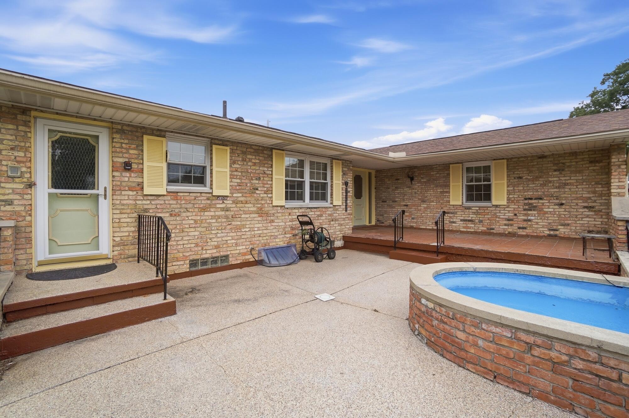 2323 Lilac Drive, Springfield, Ohio 45503