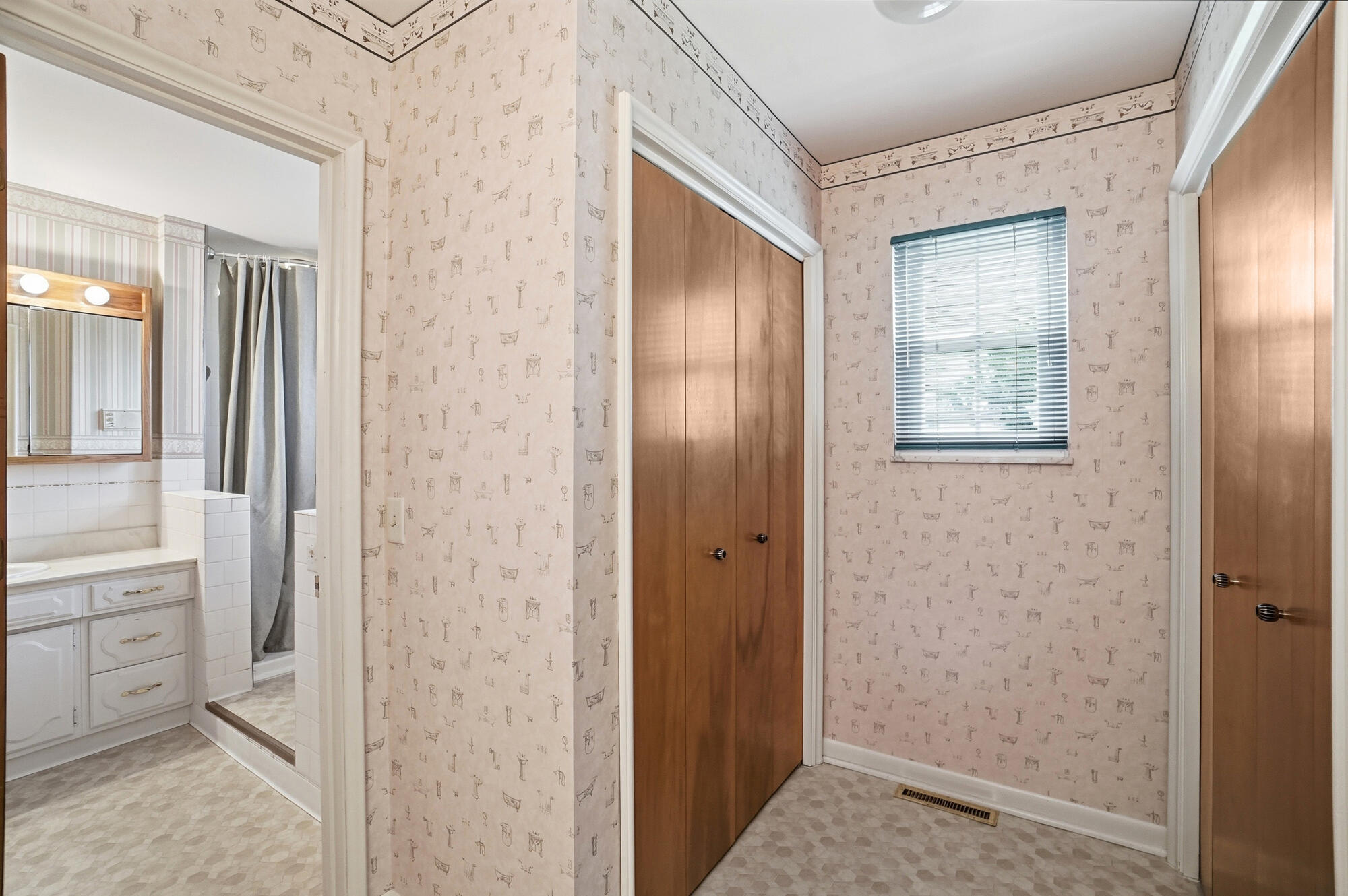 2323 Lilac Drive, Springfield, Ohio 45503