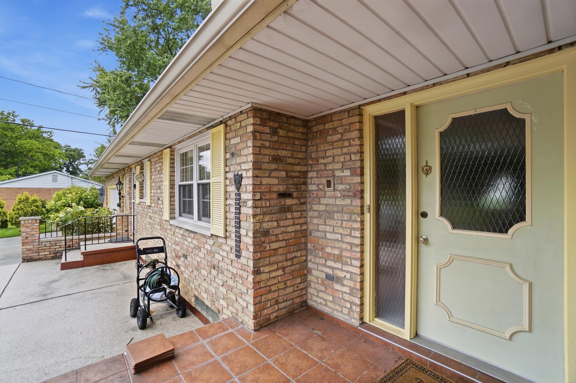 2323 Lilac Drive, Springfield, Ohio 45503