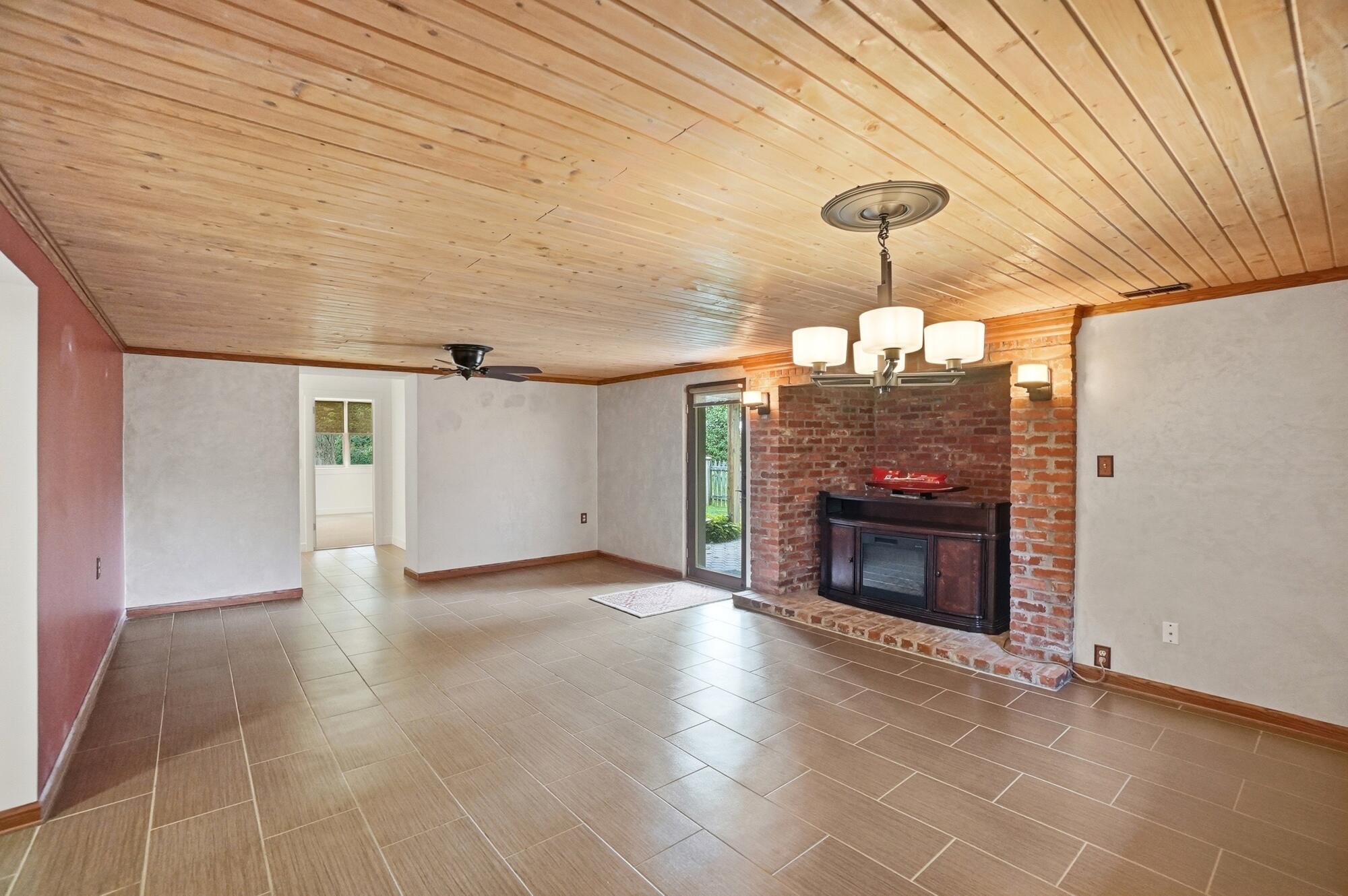 2756 Cottonwood Drive, Springfield, Ohio 45504