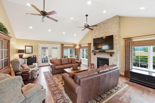 176 Lafayette Street, London, Ohio 43140