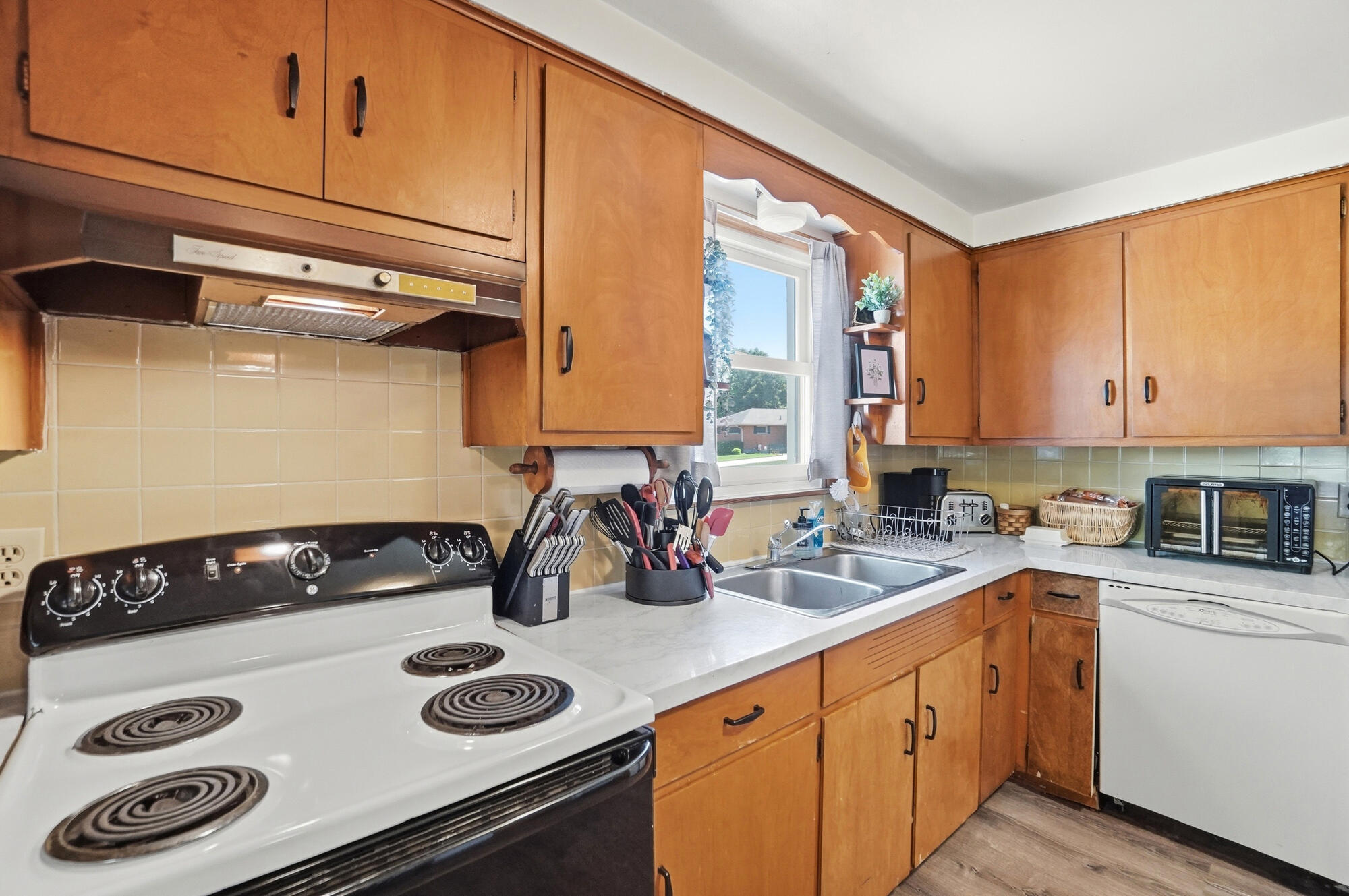 4267 Helena Drive, Springfield, Ohio 45503