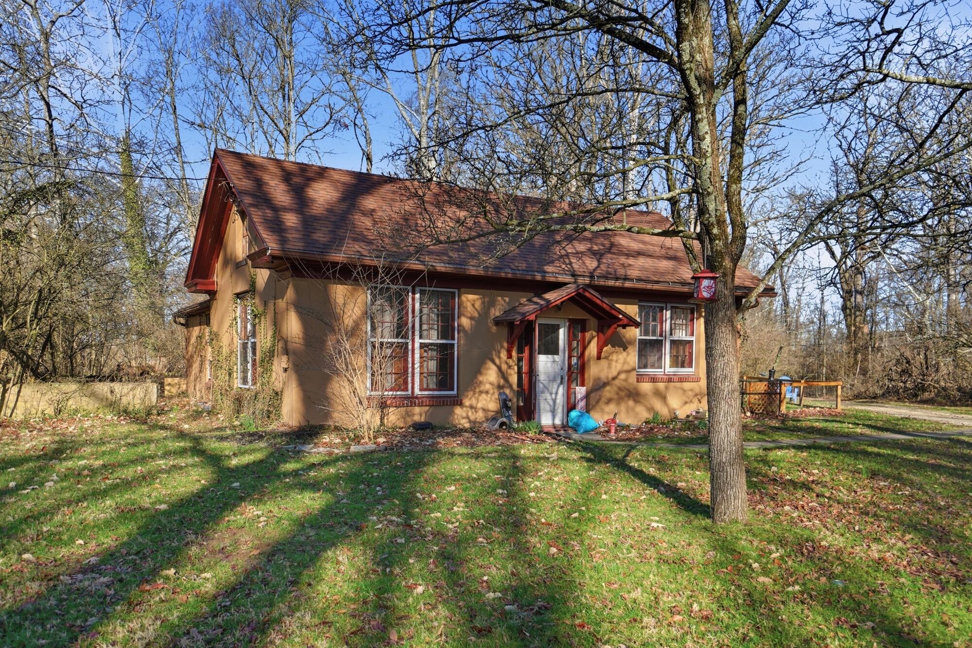 2486 Signal Hill Road, Springfield, Ohio 45504