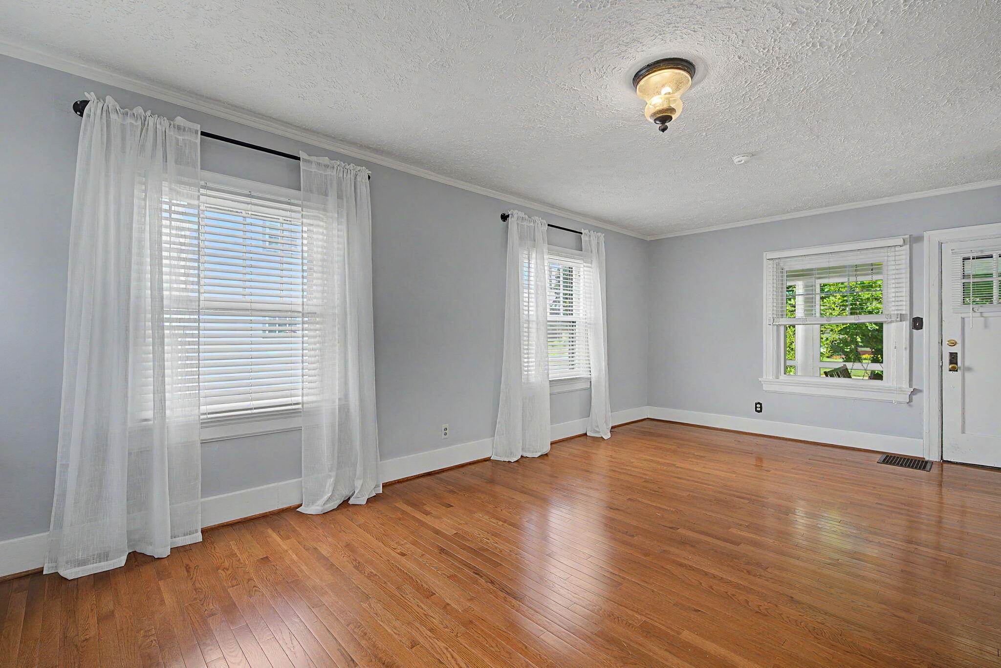 242 Lonsdale Avenue, Oakwood, Ohio 45419