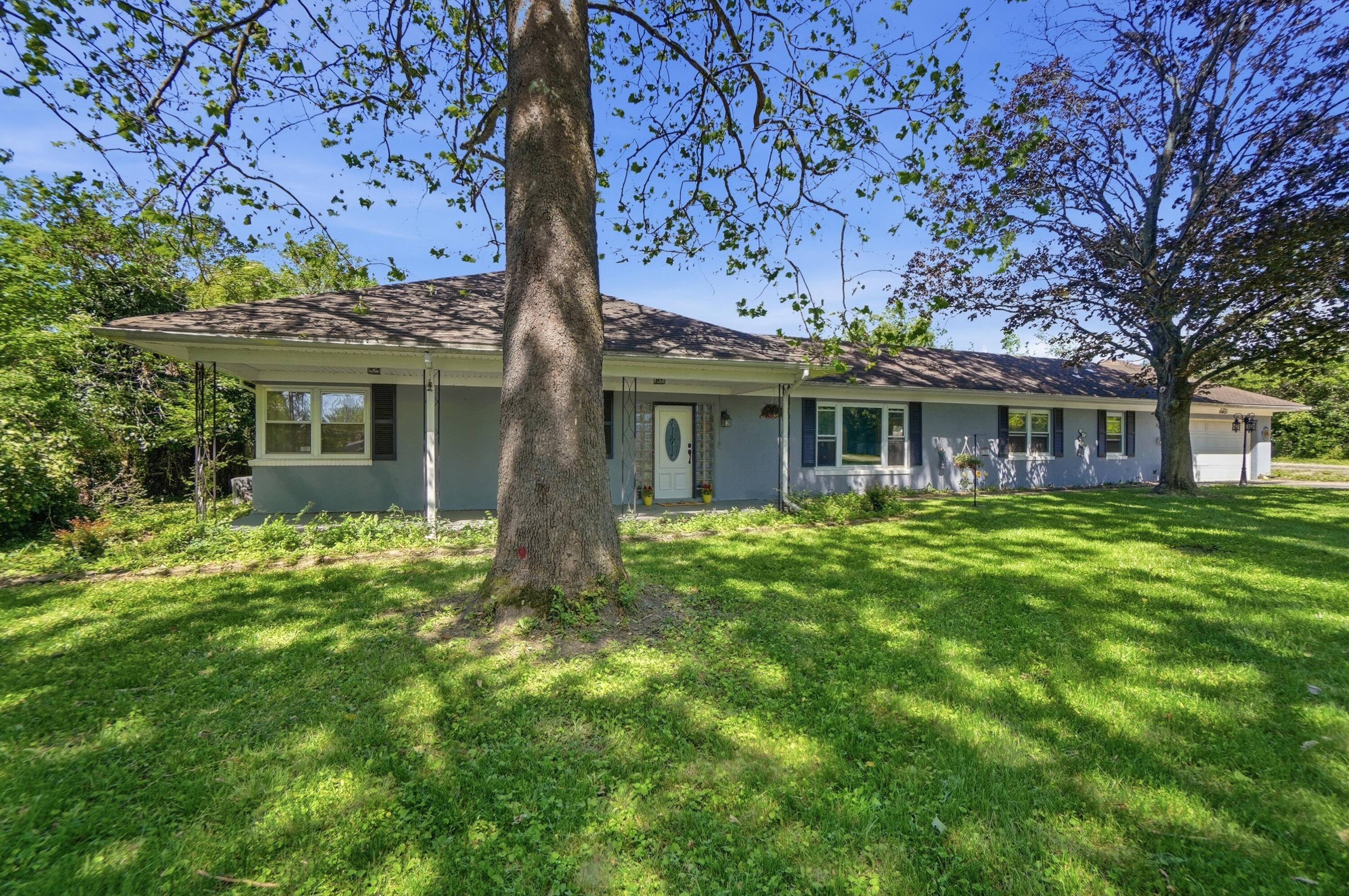 2553 Derr Road, Springfield, Ohio 45503