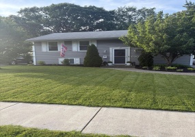 690 Lane Avenue, Lima, Ohio 45801, 3 Bedrooms Bedrooms, ,2 BathroomsBathrooms,Residential,For Sale,Lane,1046138
