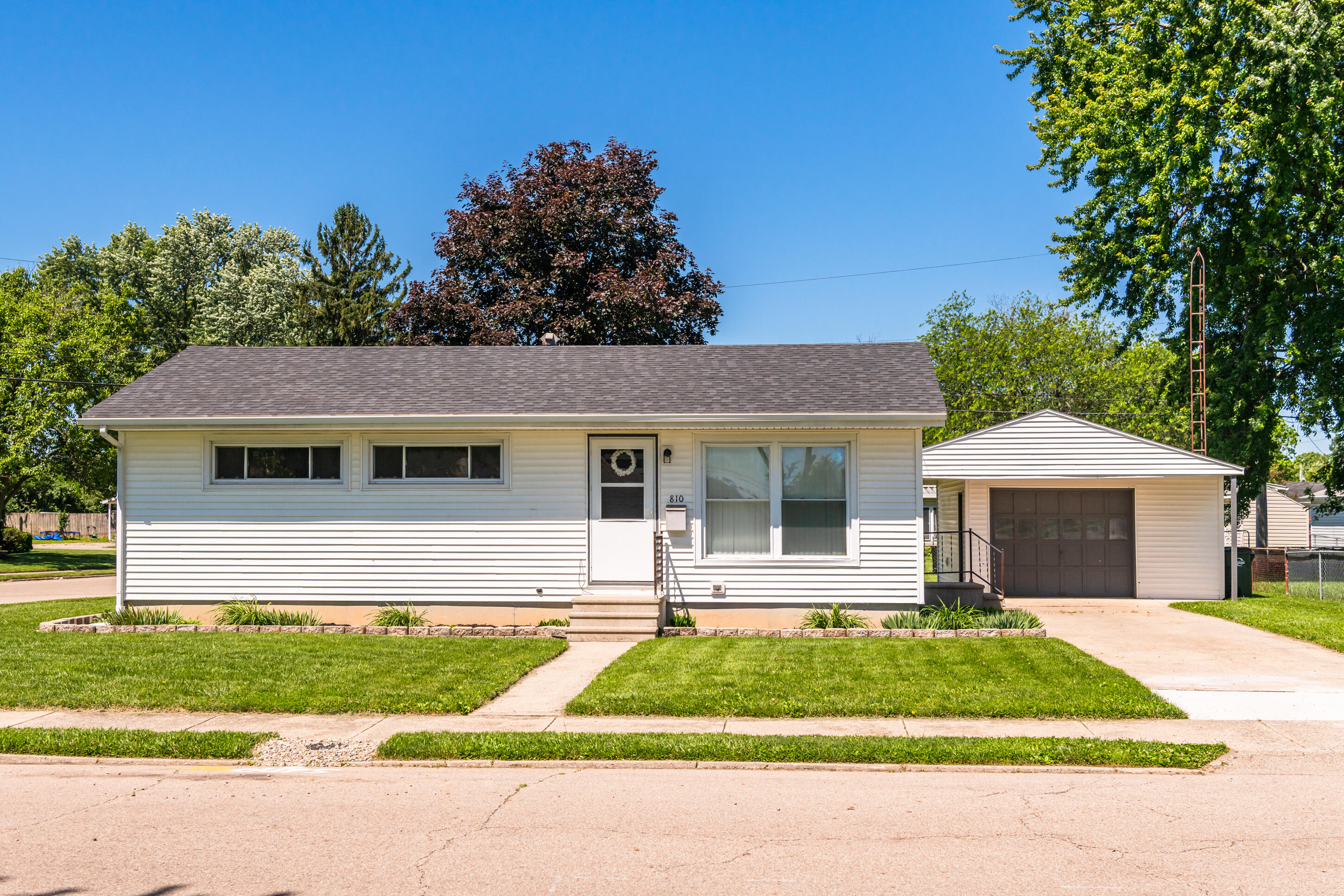810 Meadow Lane, Troy, Ohio 45373