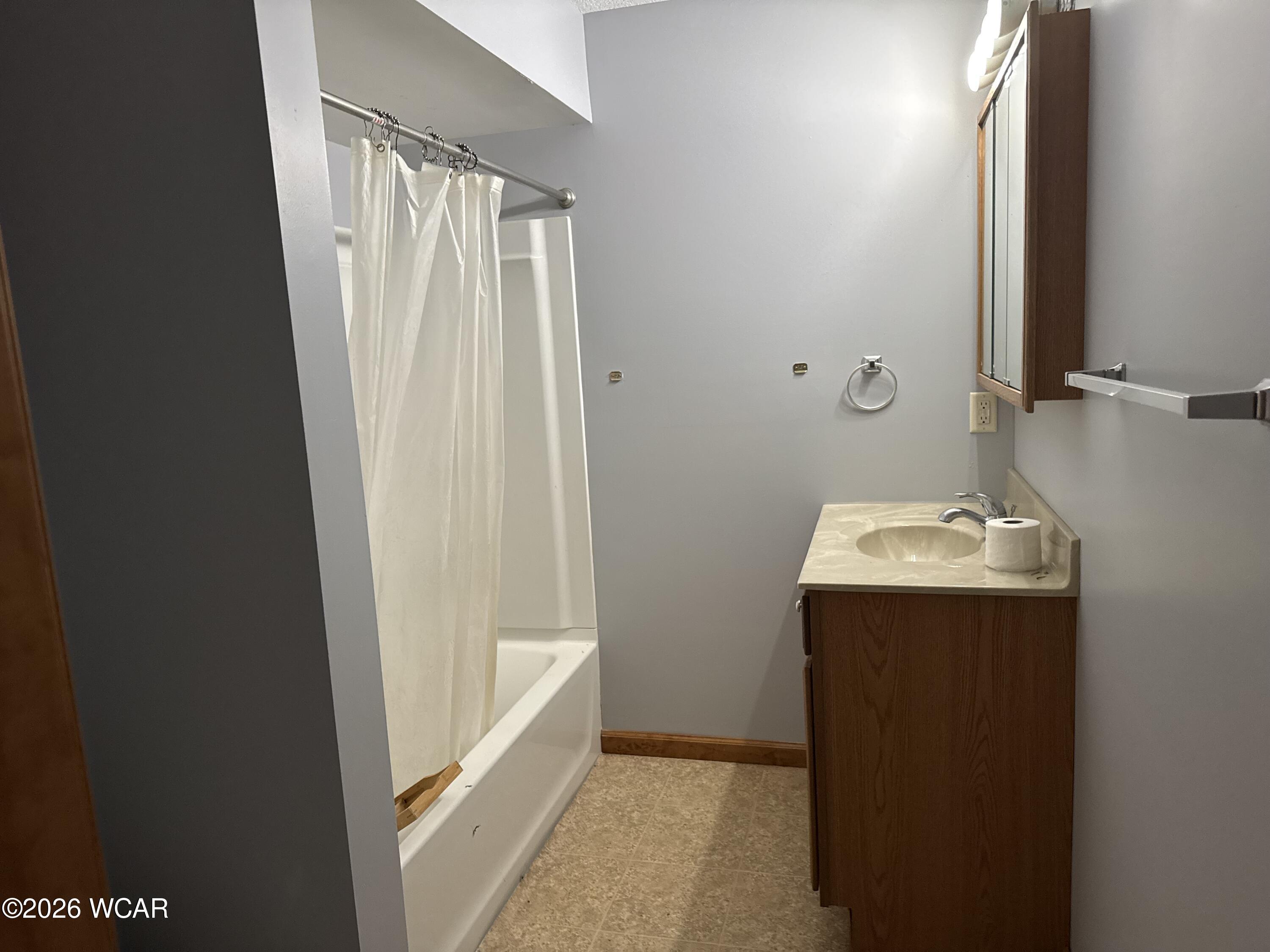 2219-2221 Kimberly Drive, Lima, Ohio
