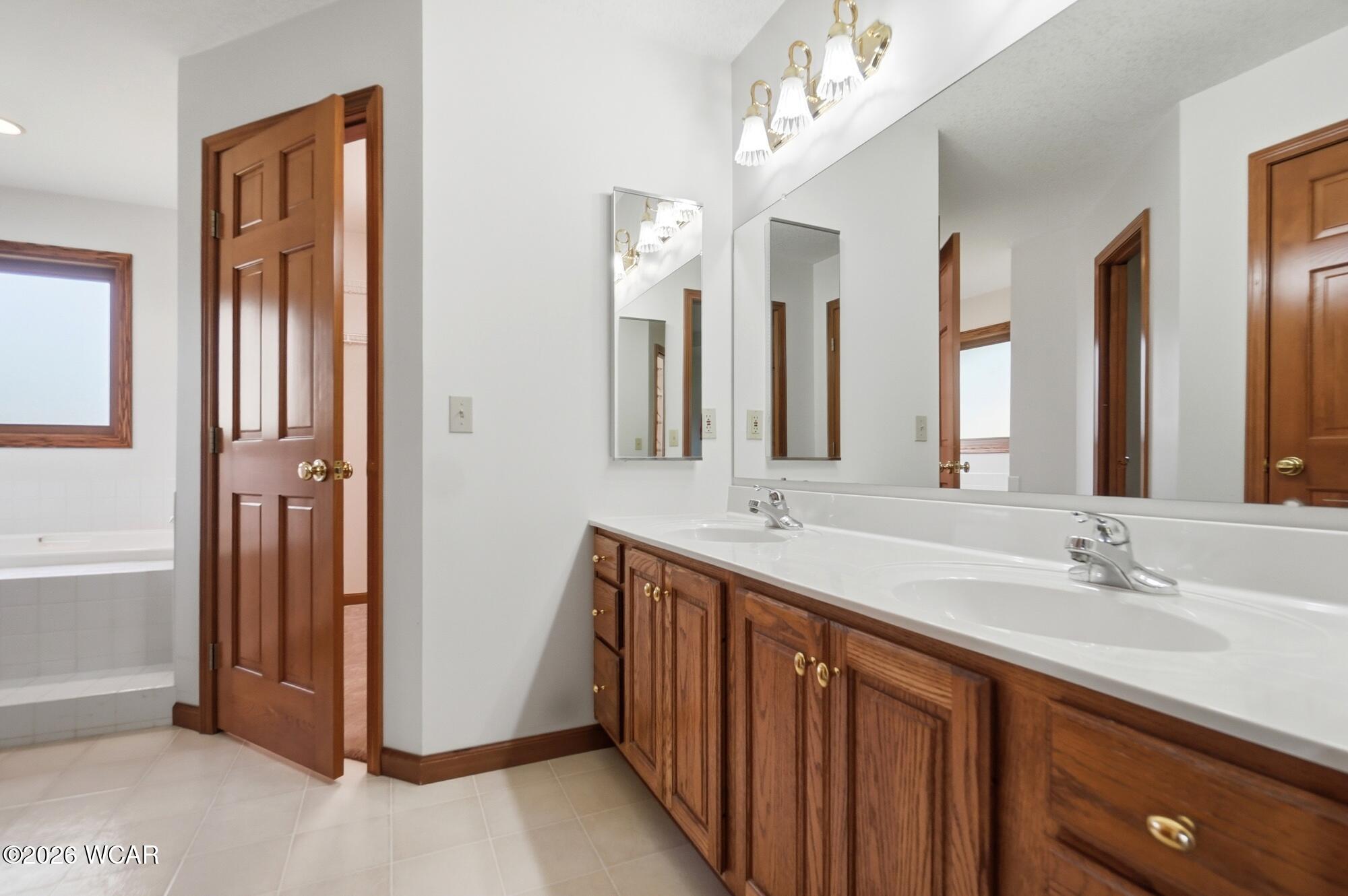 901 Yorkshire Drive, Lima, Ohio