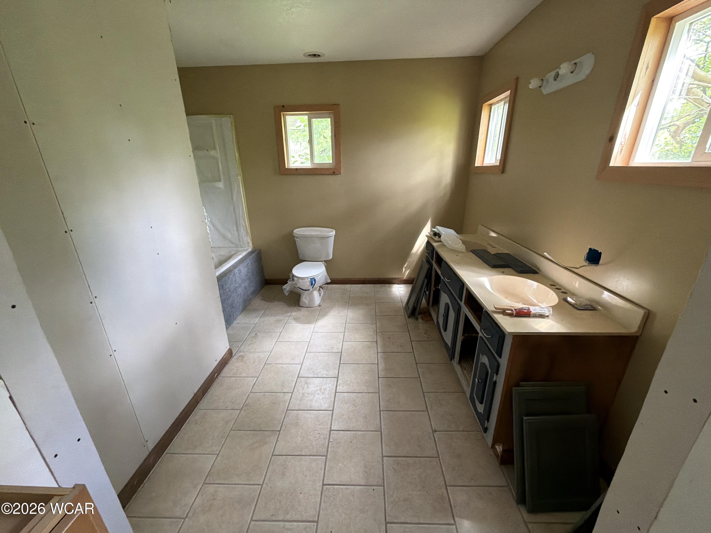 2614 Adgate Road, Lima, Ohio